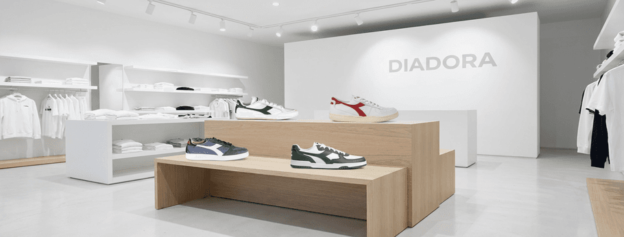 Diadora