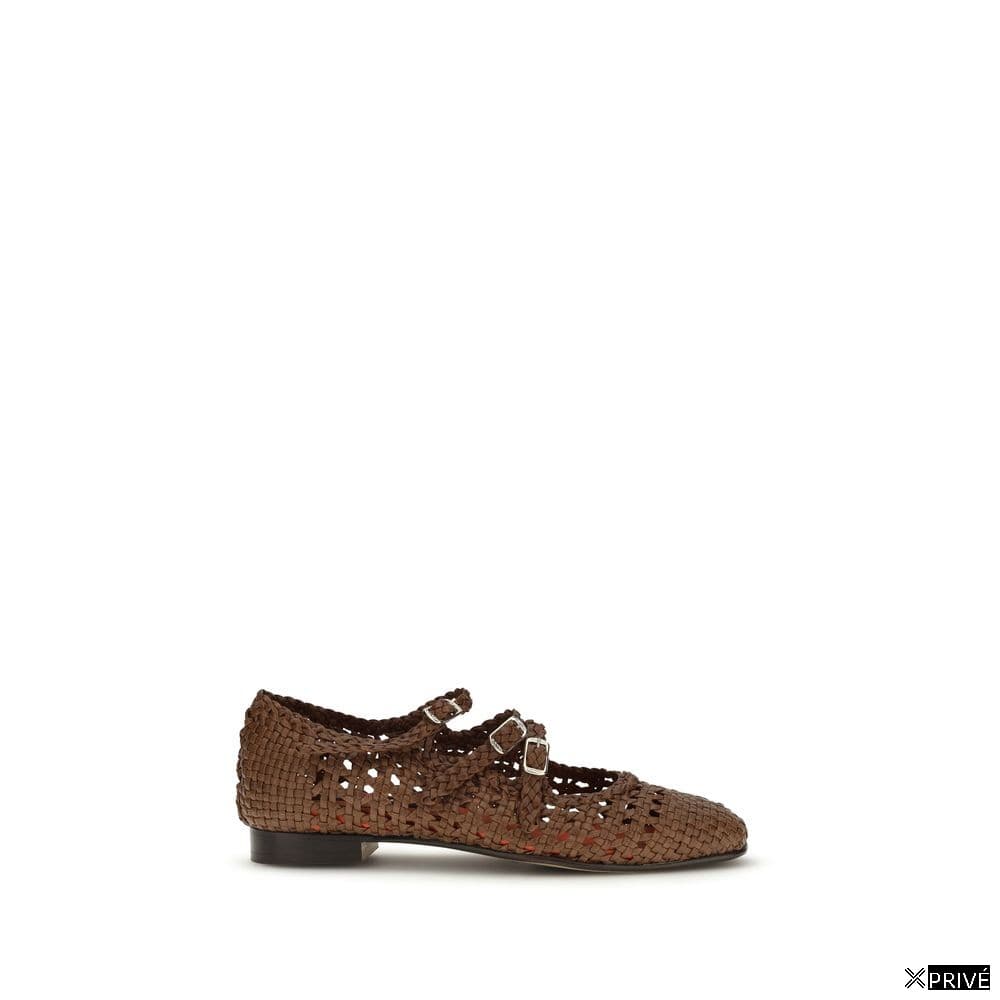 Chaussures plates brunes — 1