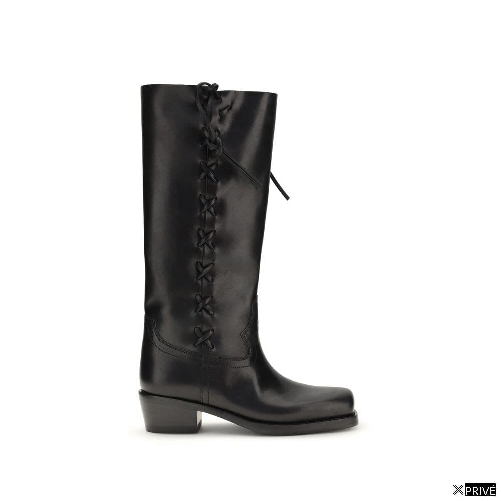 Bottes noires — 1