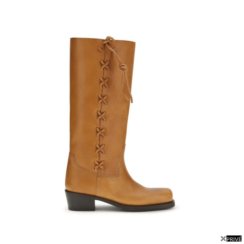 Bottes brunes — 1
