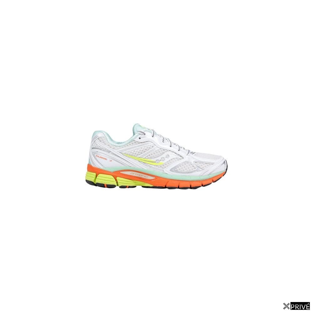 Chaussures de sport blanches — 1