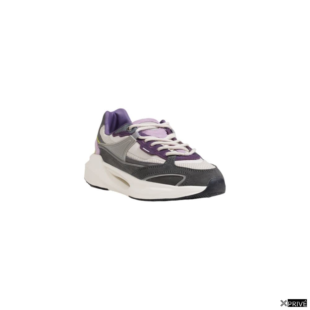 Chaussures de sport grises en Tissu — 2