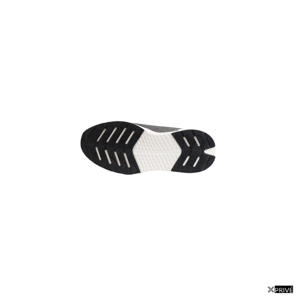 Chaussures de sport grises en Tissu — 5