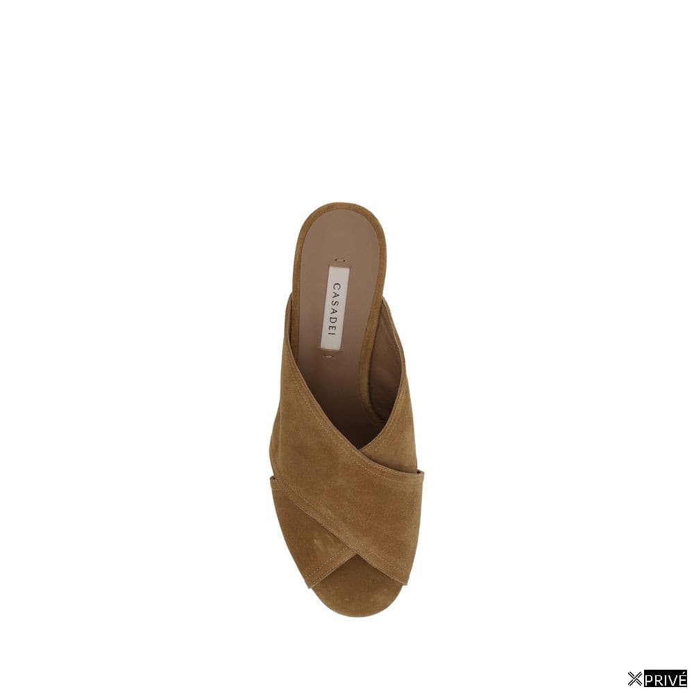 Sandales brunes — 4