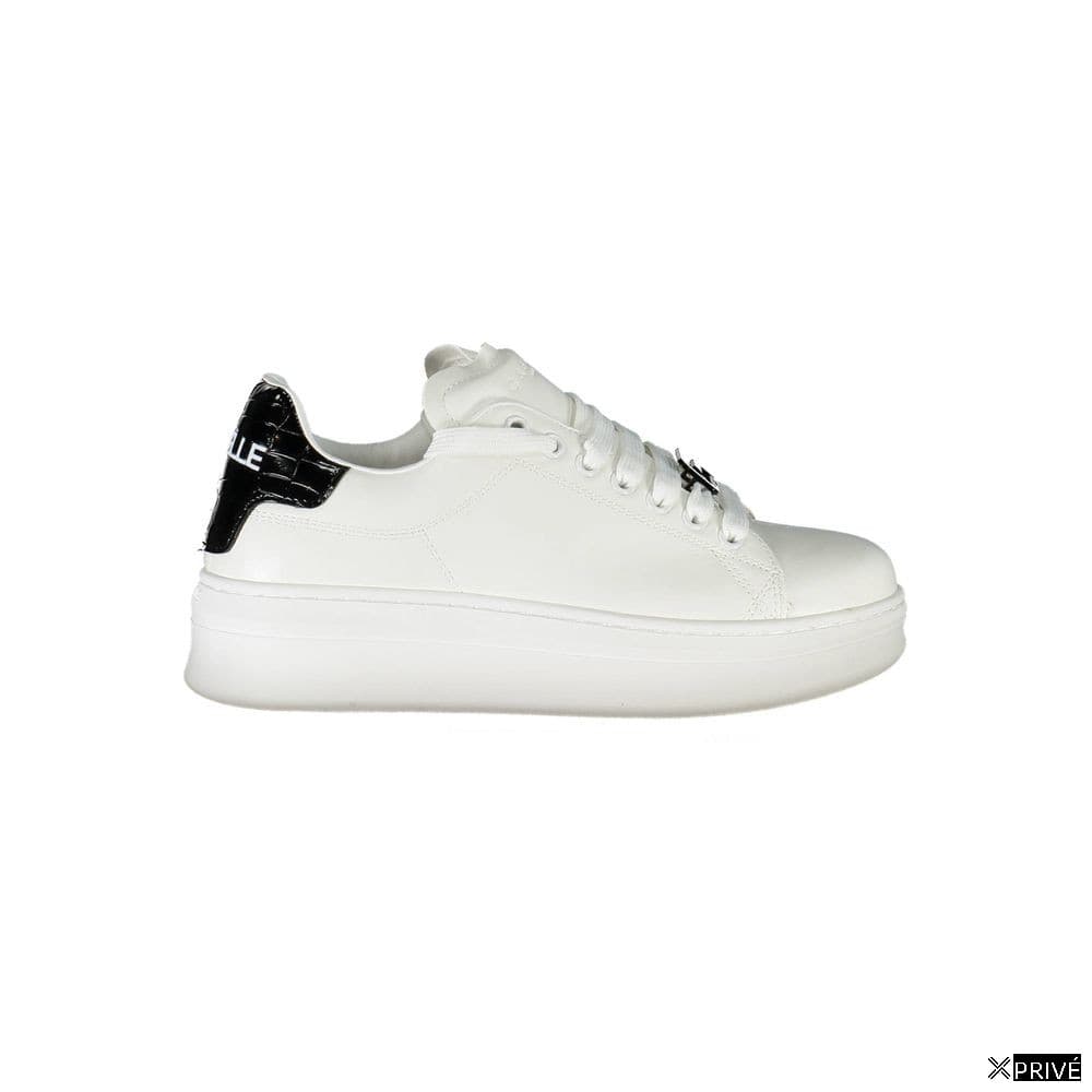 Chaussures de sport blanches — 1