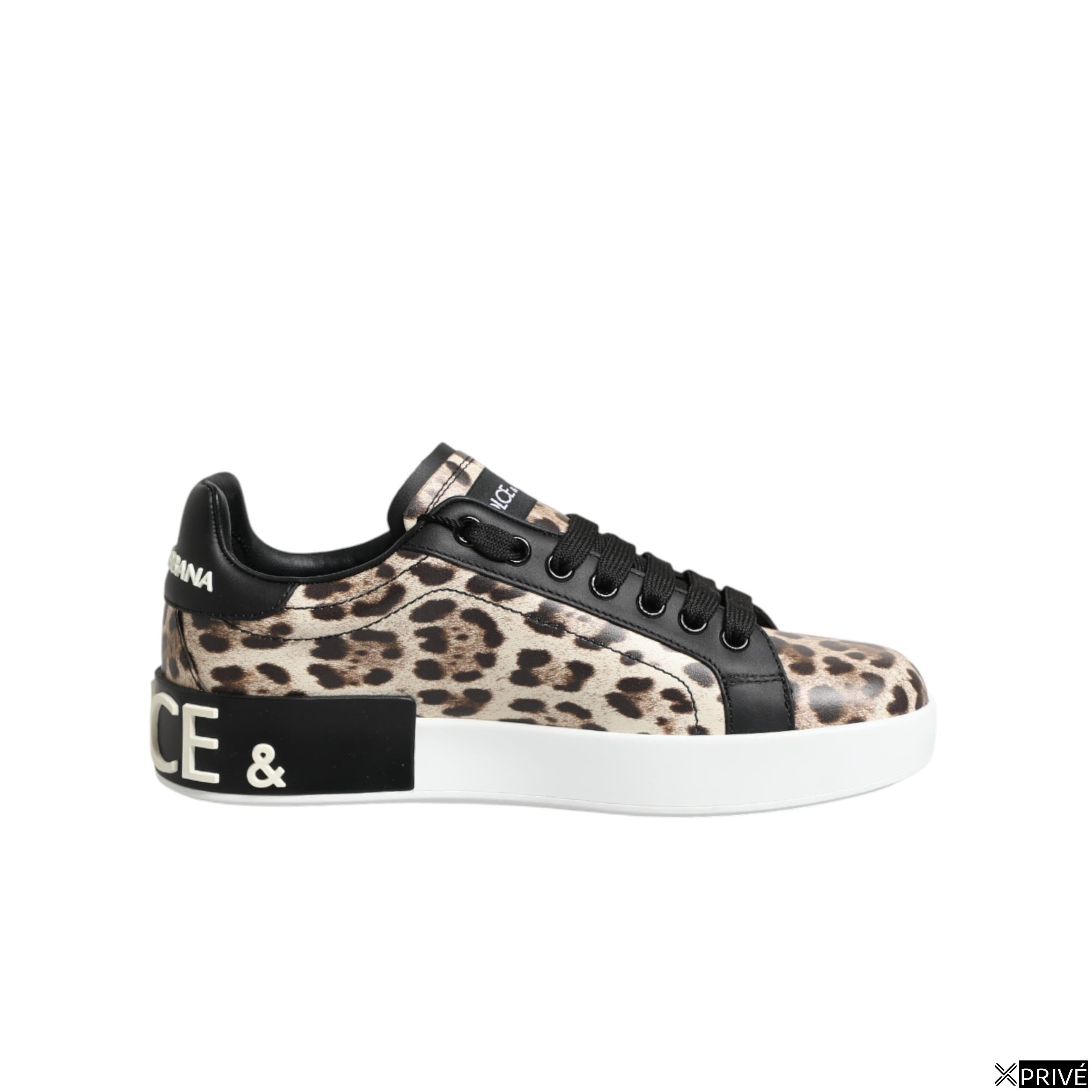 Chaussures de sport brunes en 100lf — 1
