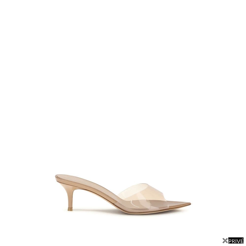 Sandales beiges — 1