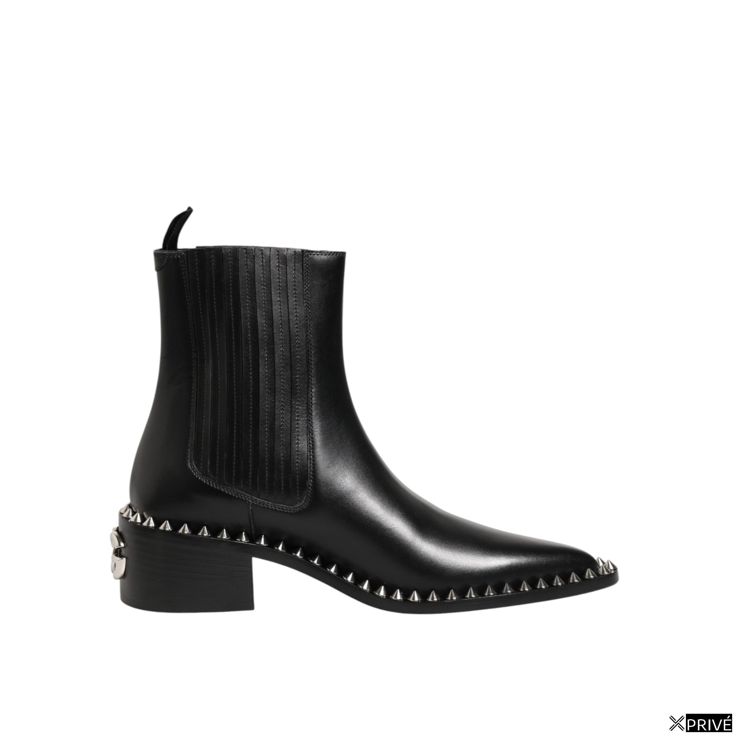 Bottes noires — 1