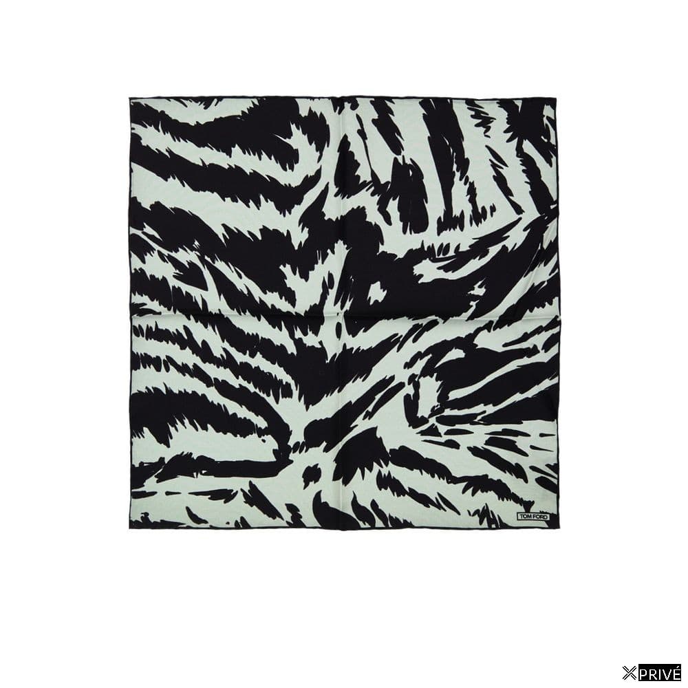 Mouchoir gris en Soie — 1