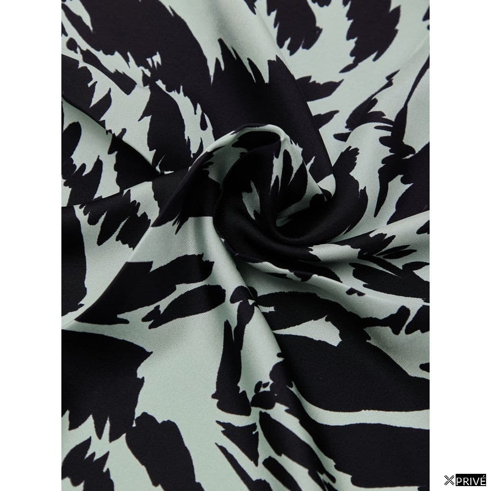 Mouchoir gris en Soie — 4