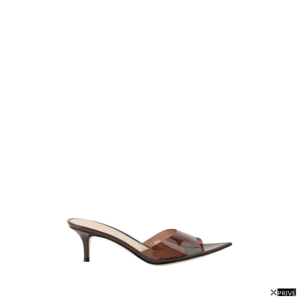 Sandales brunes — 1