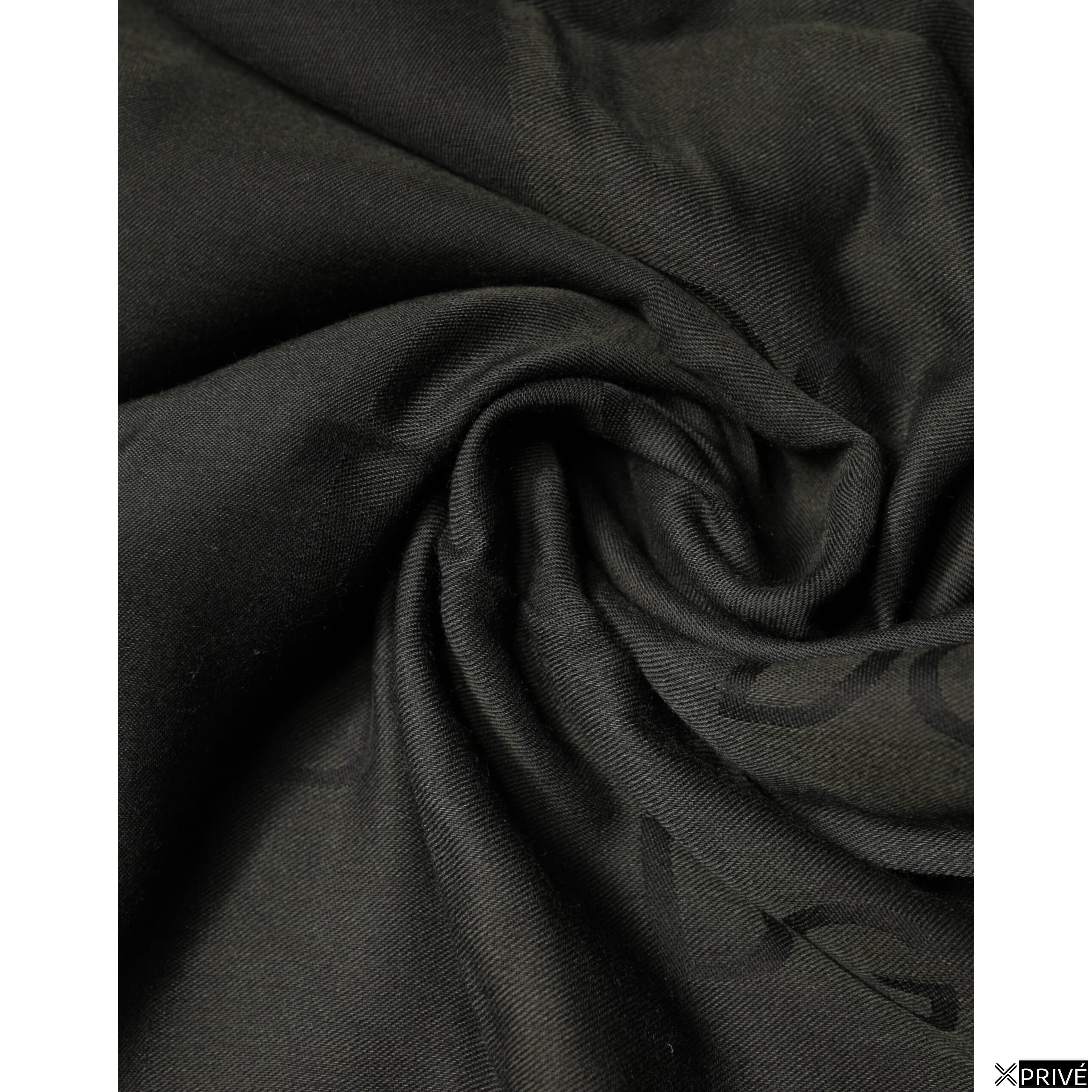 Écharpe noire — 4