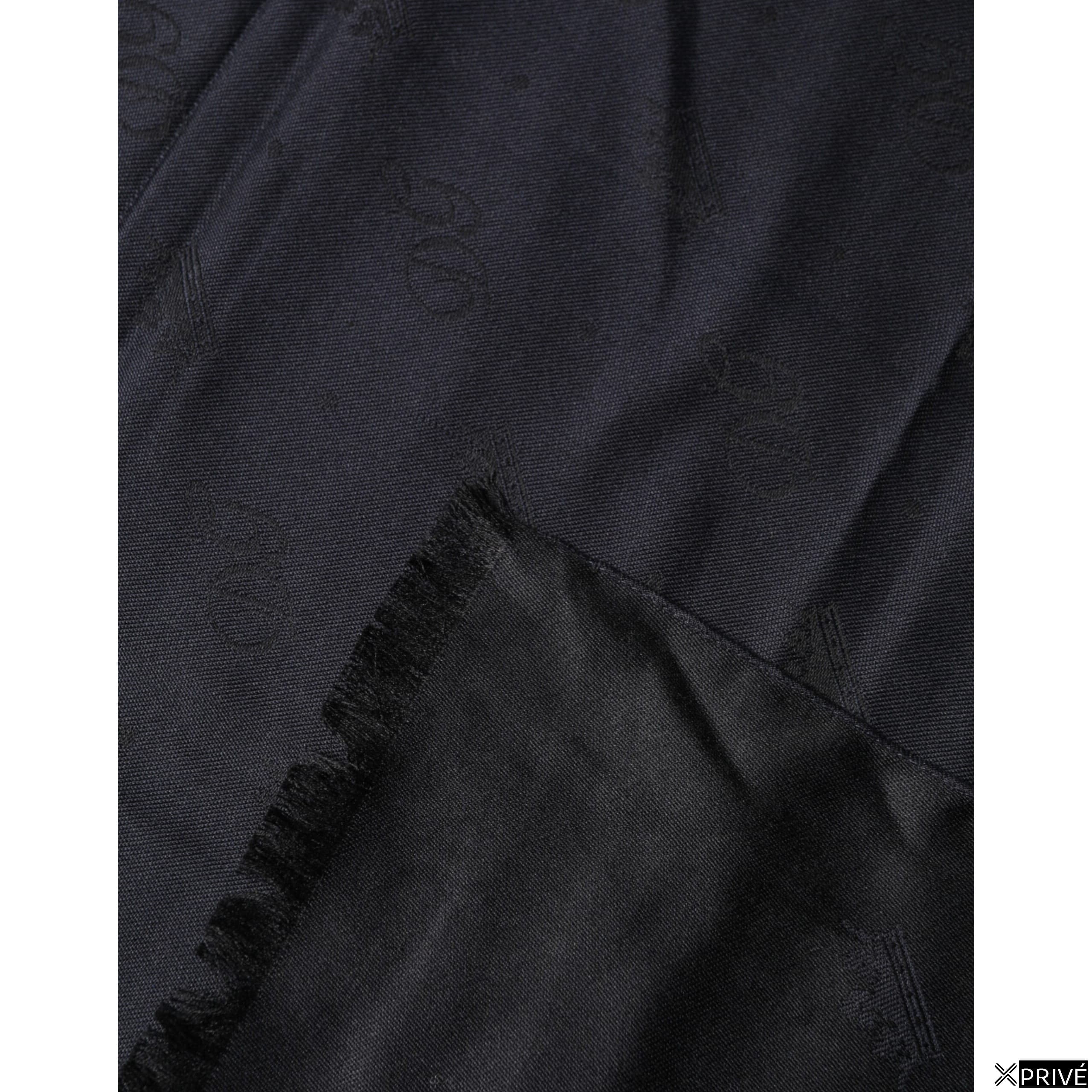 Écharpe noire — 4