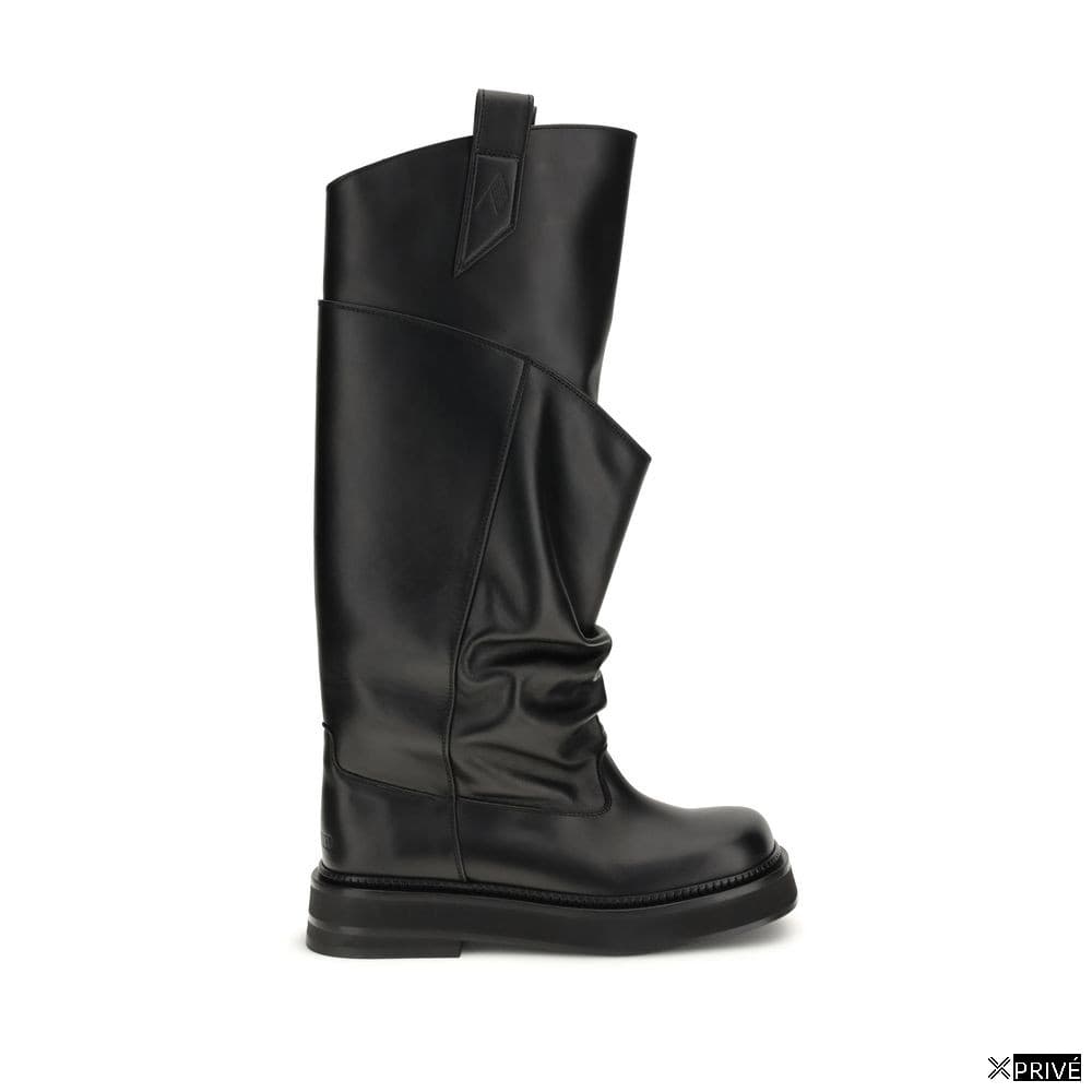 Bottes noires — 1