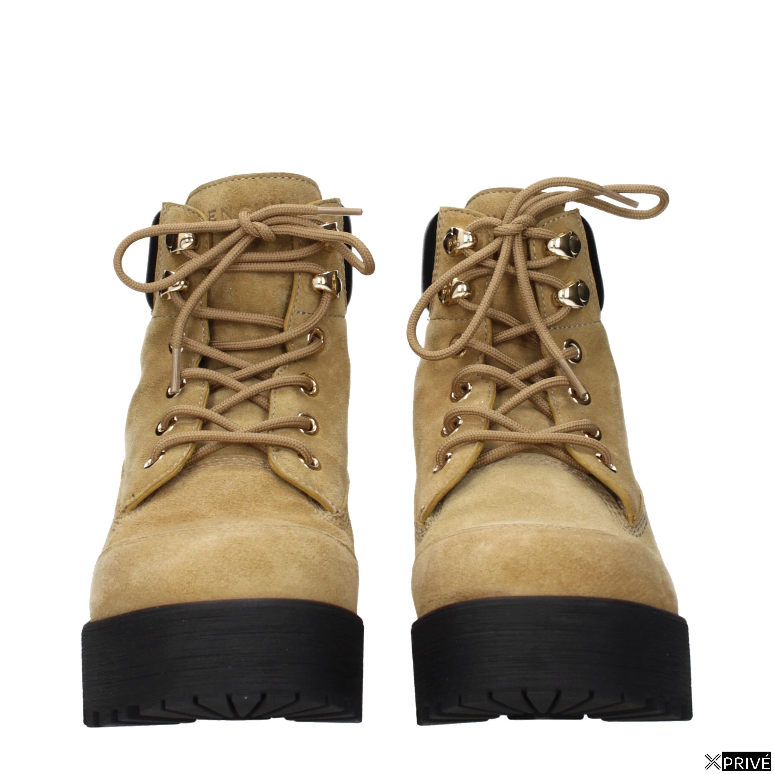 Bottes brunes — 3