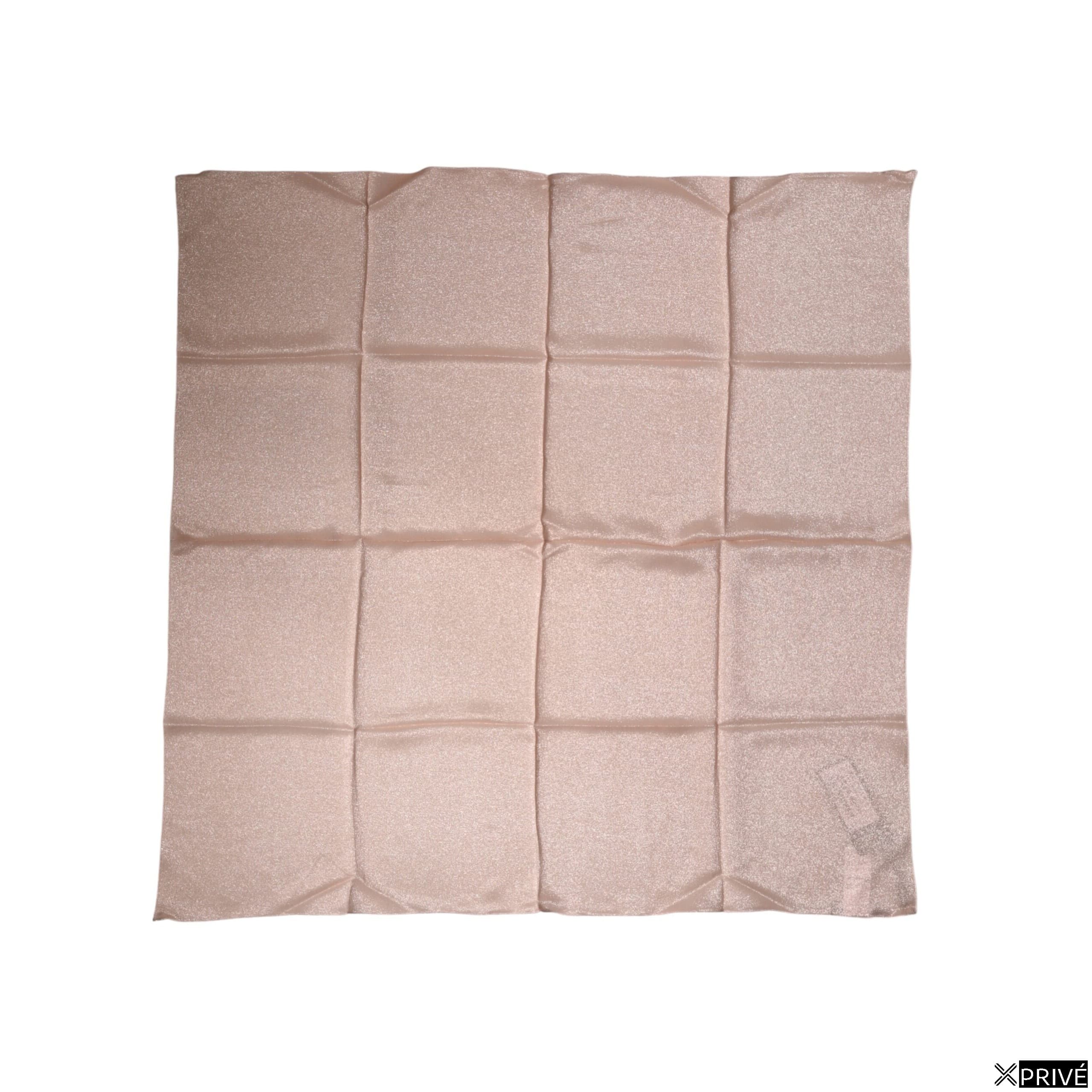 Écharpe rose — 1