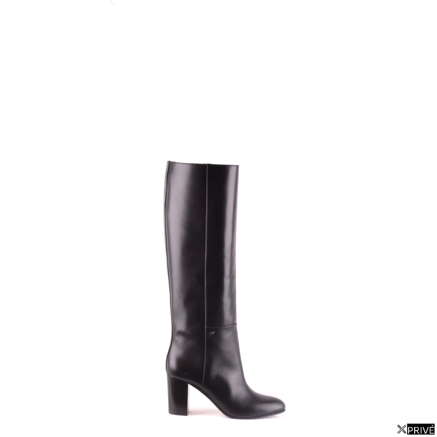 Bottes noires — 1
