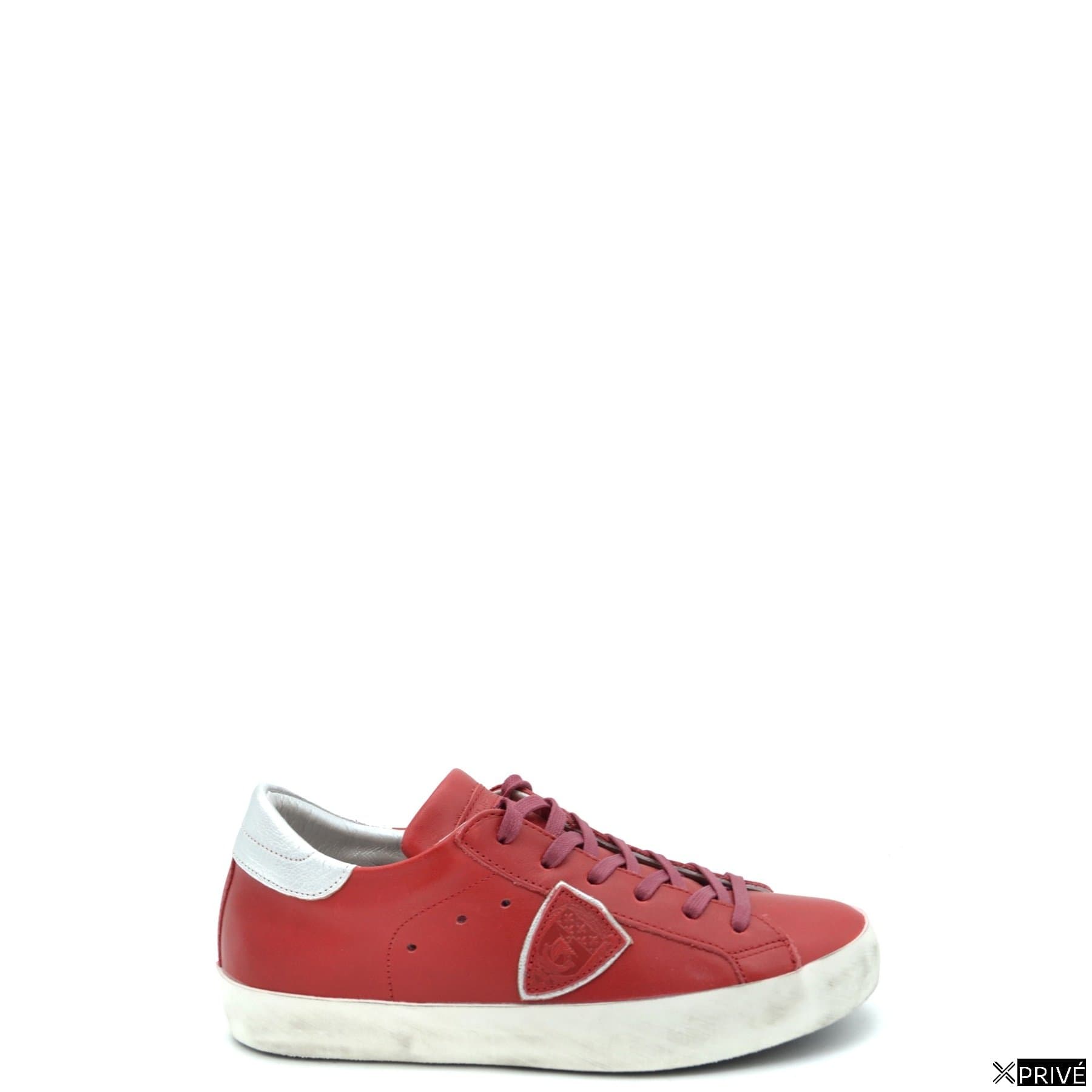 Chaussures de sport rouges — 1