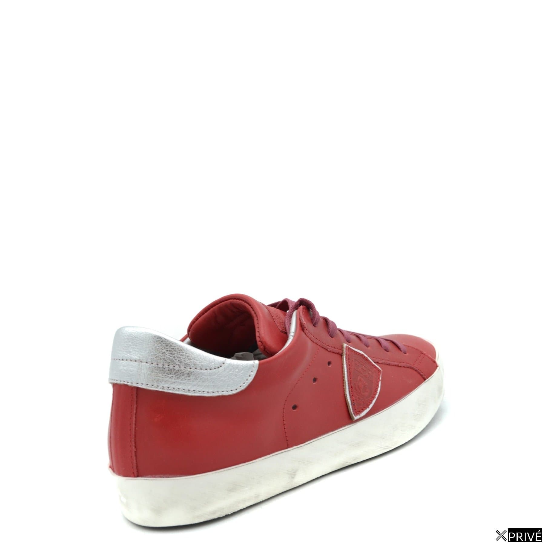 Chaussures de sport rouges — 2