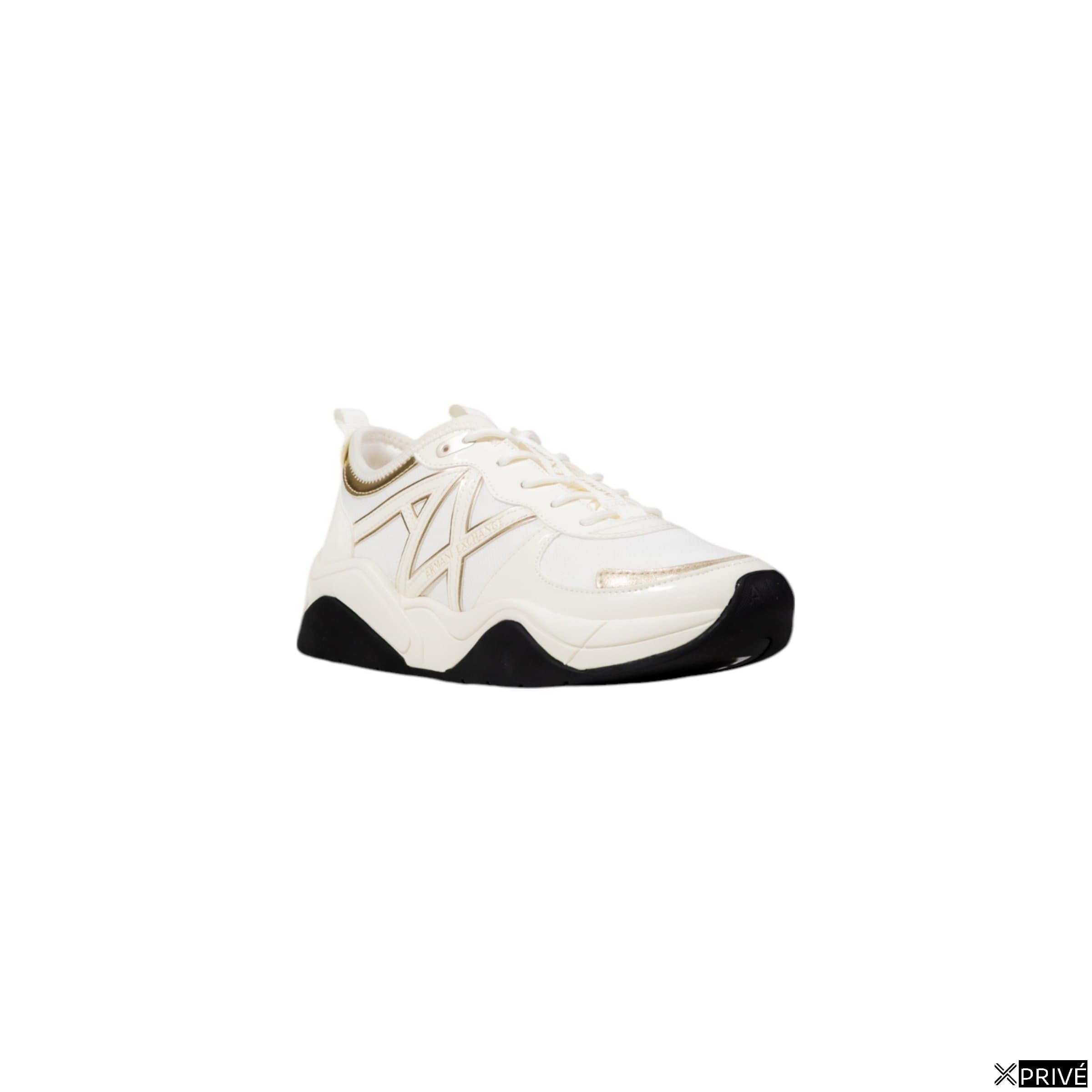 Chaussures de sport dorées — 2