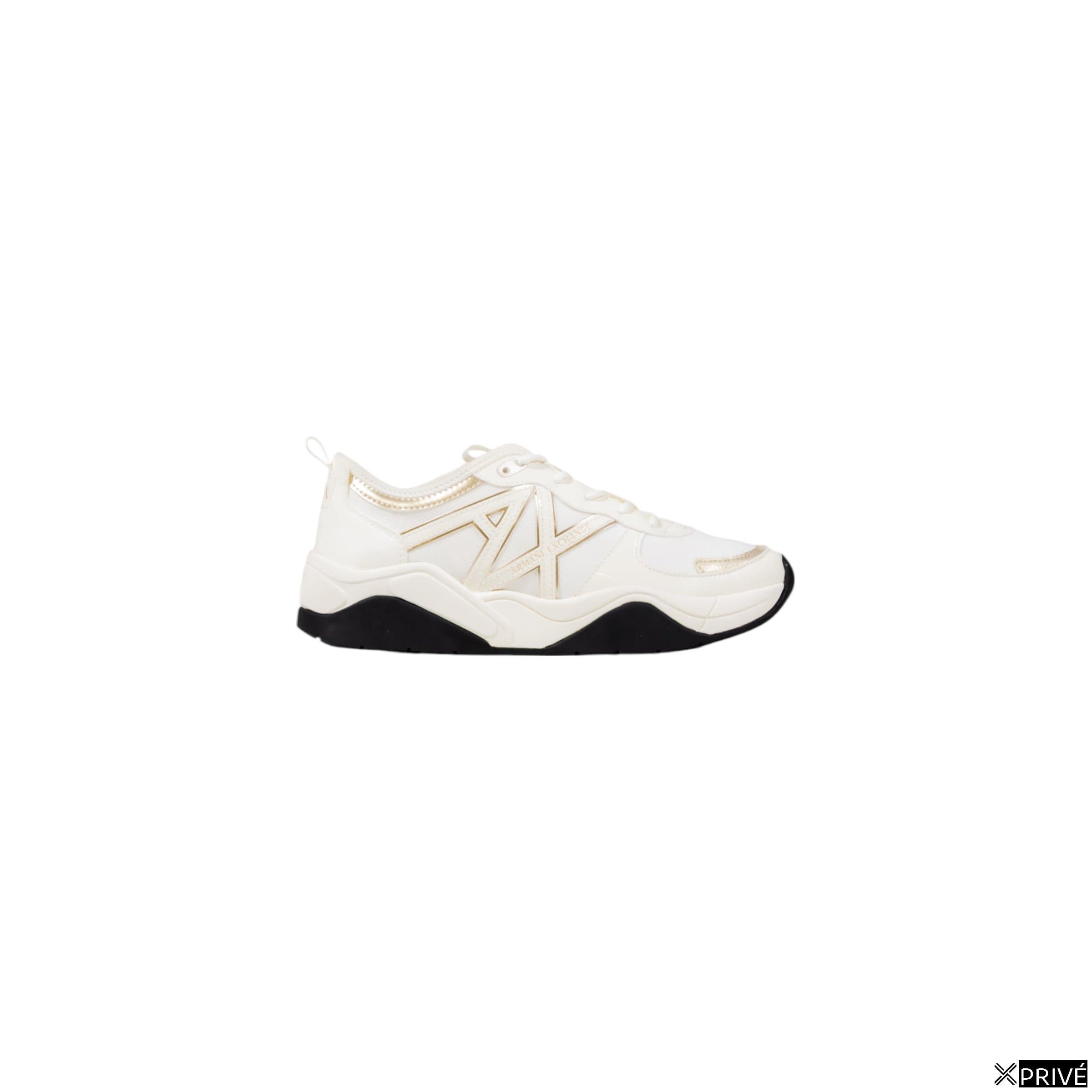 Chaussures de sport dorées — 1