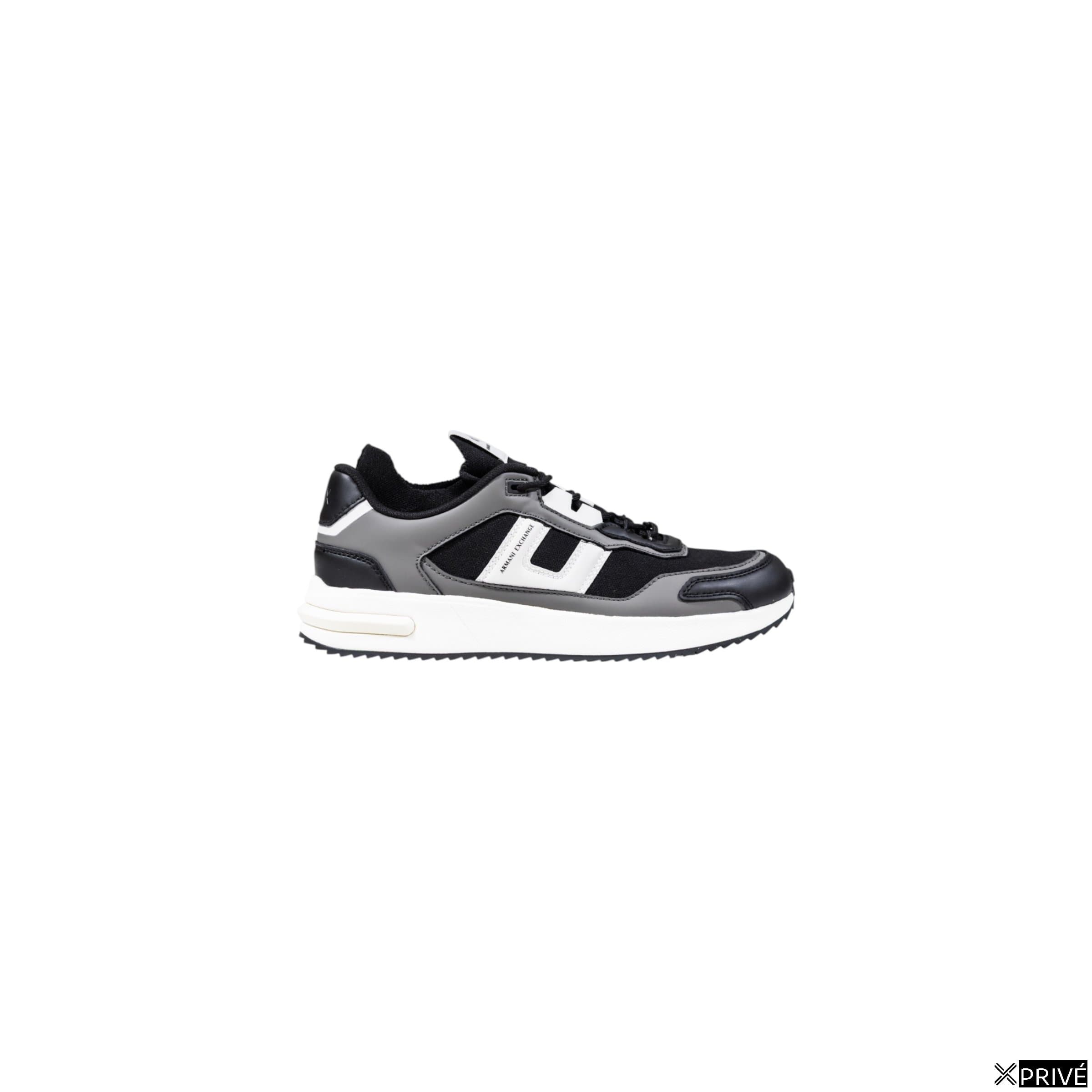 Chaussures de sport grises — 1
