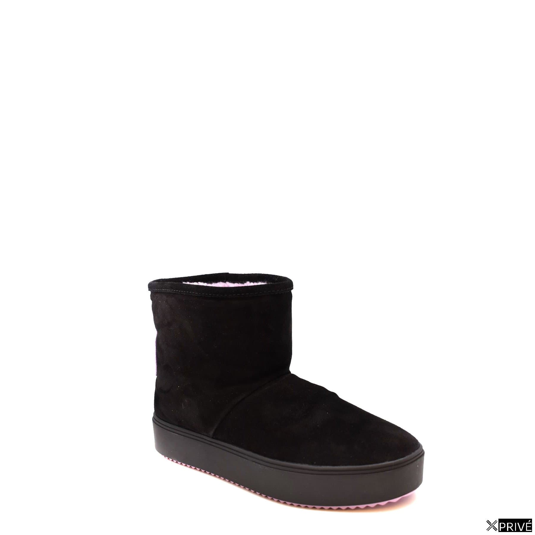 Bottes noires — 1