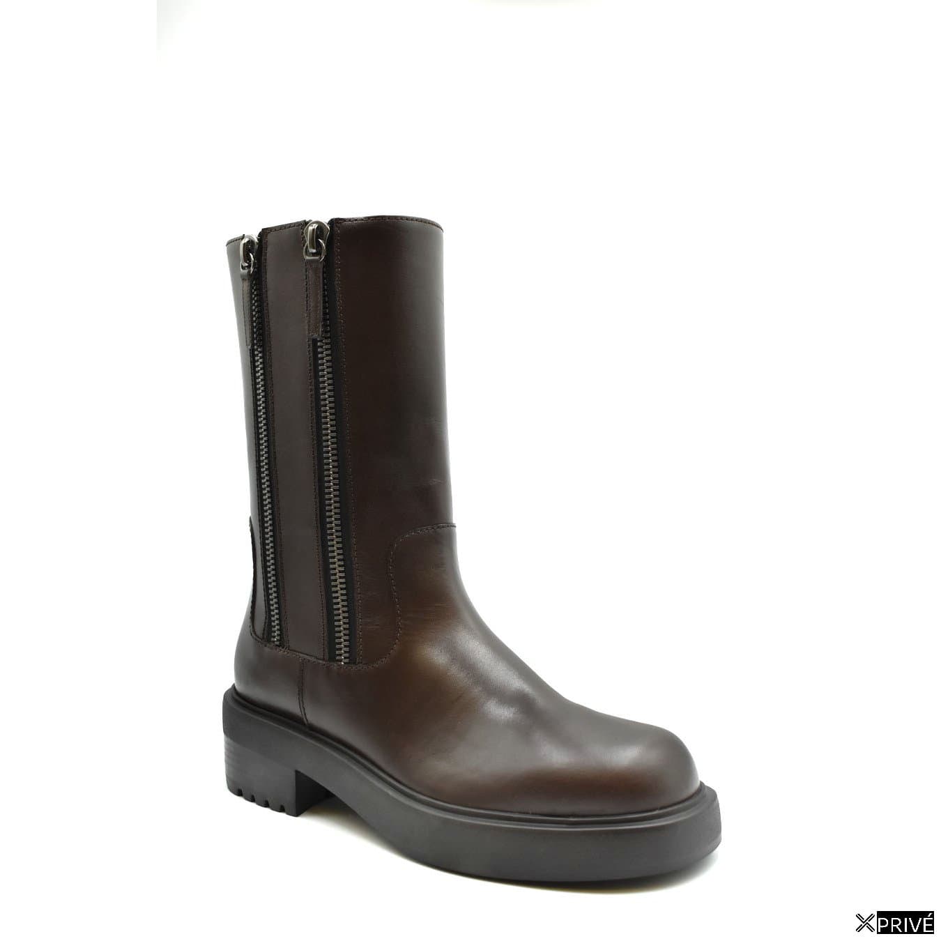 Bottes brunes — 2