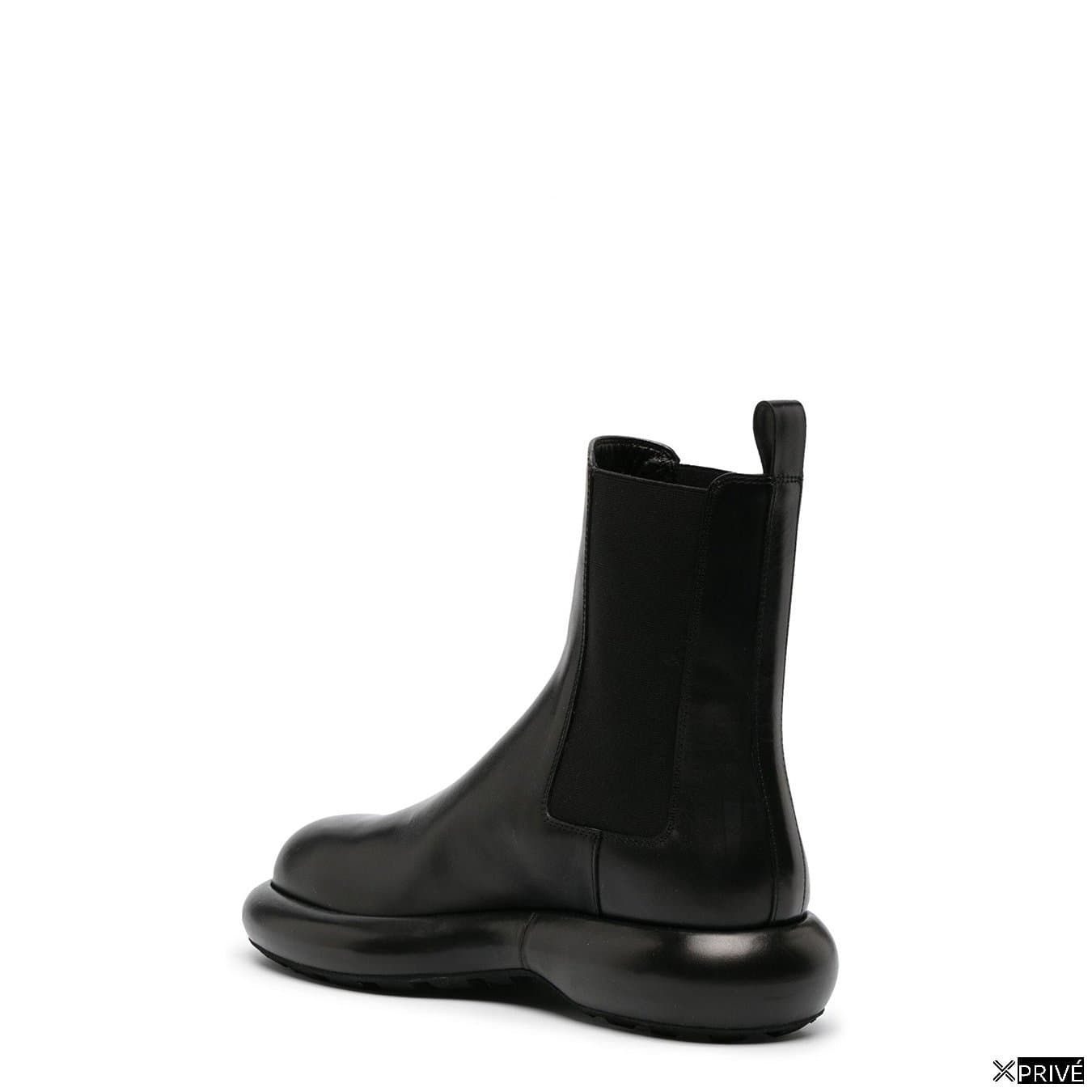 Bottes noires — 3