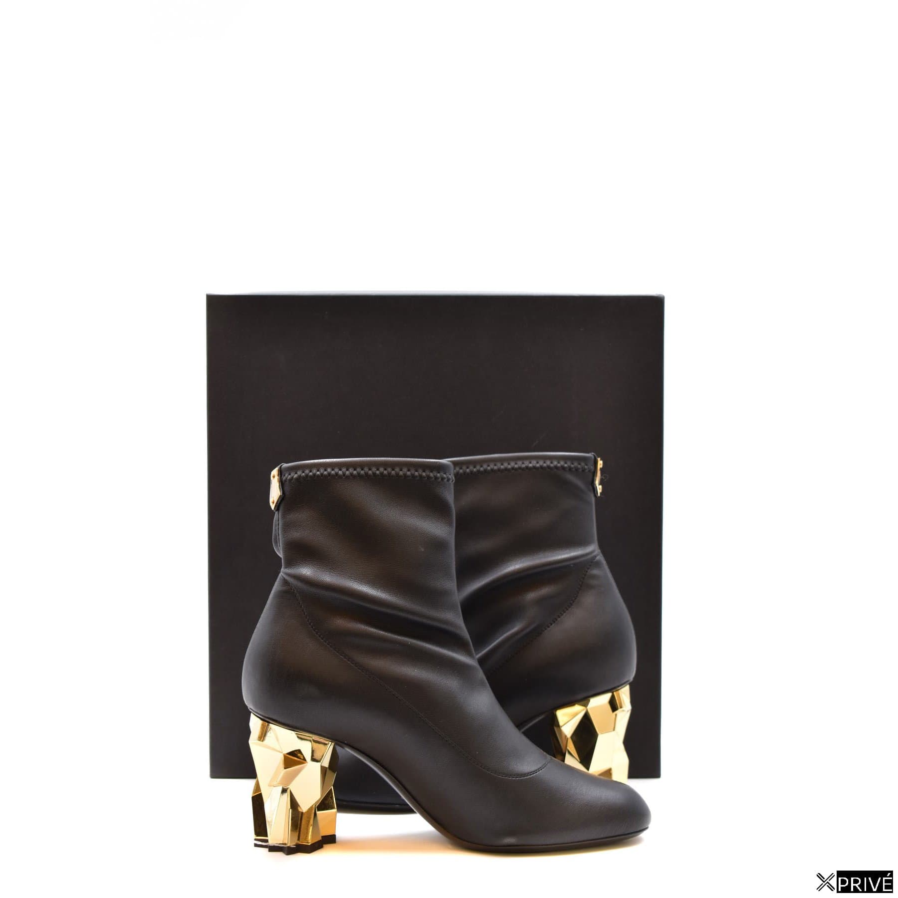 Bottes noires — 3