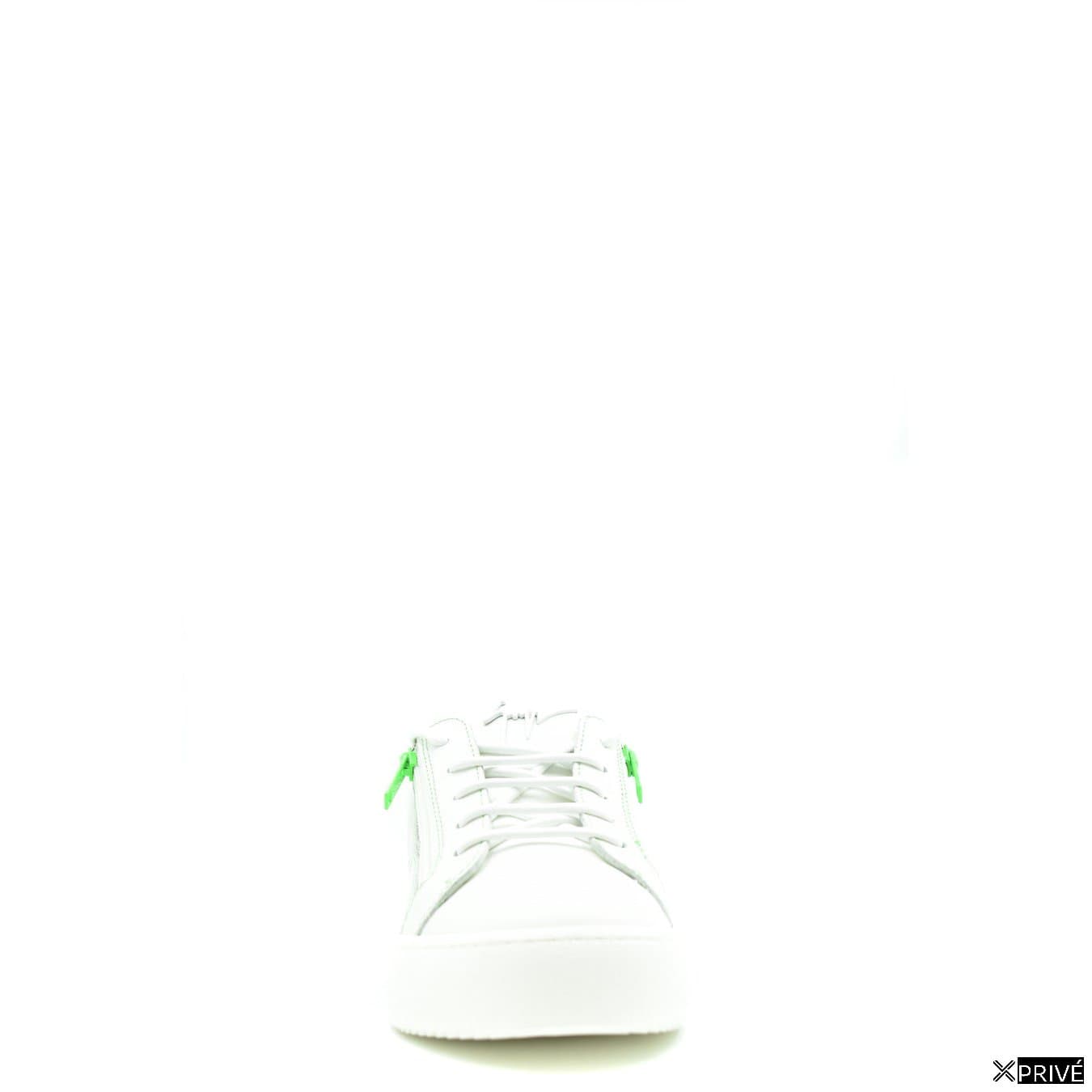Chaussures de sport blanches — 2