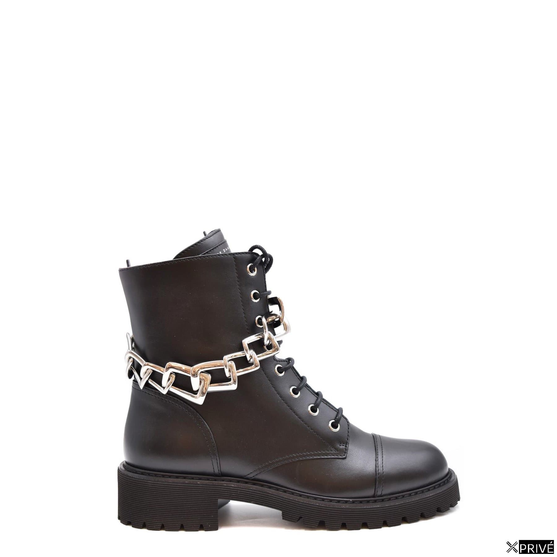 Bottes noires — 1