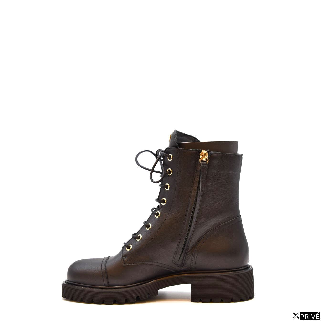 Bottes noires — 3