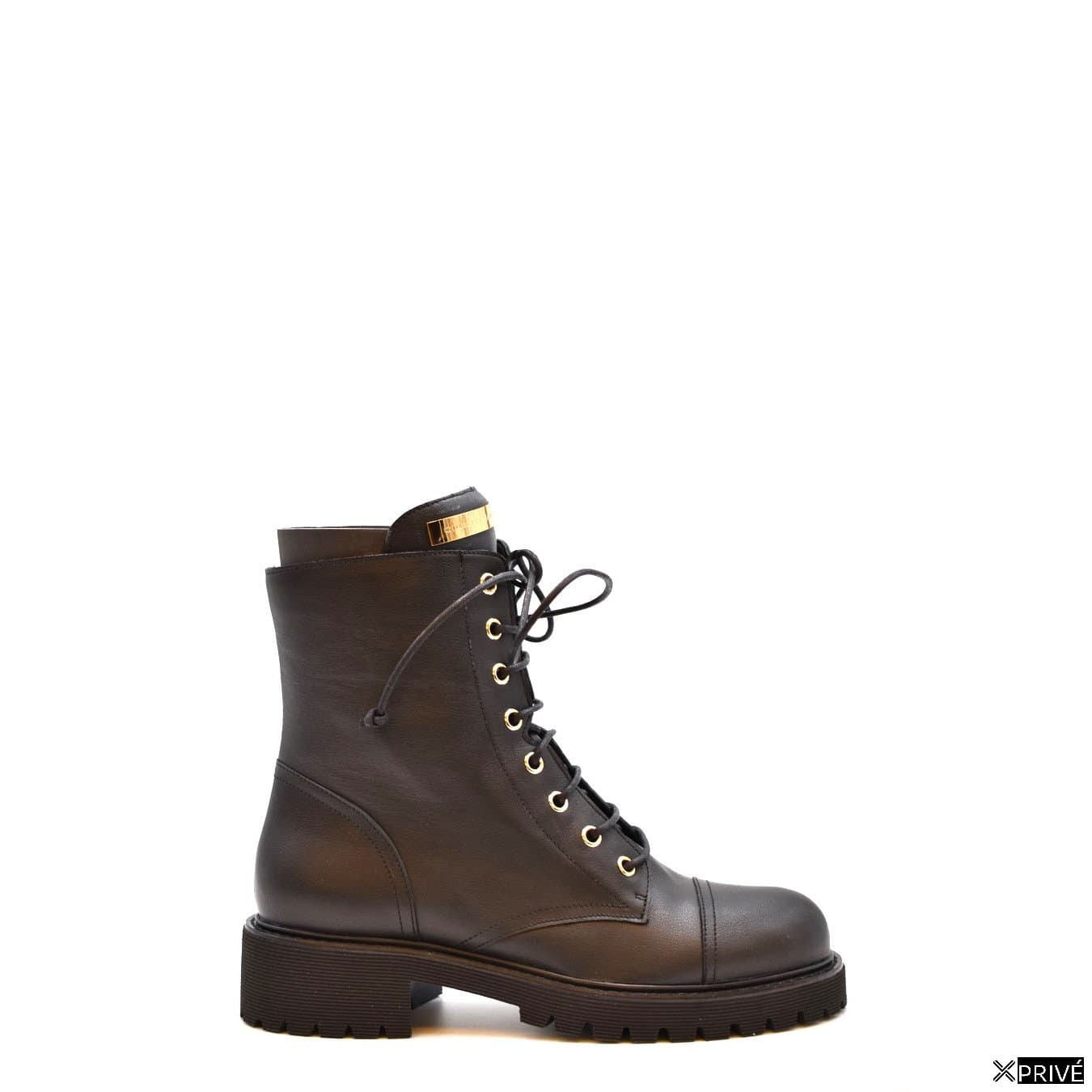 Bottes noires — 1