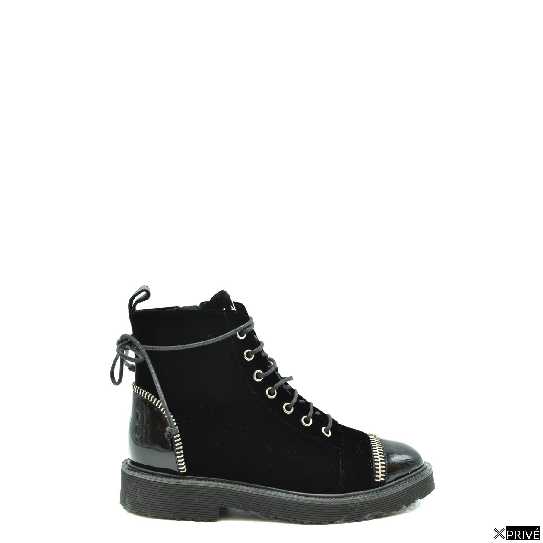 Bottes noires — 1