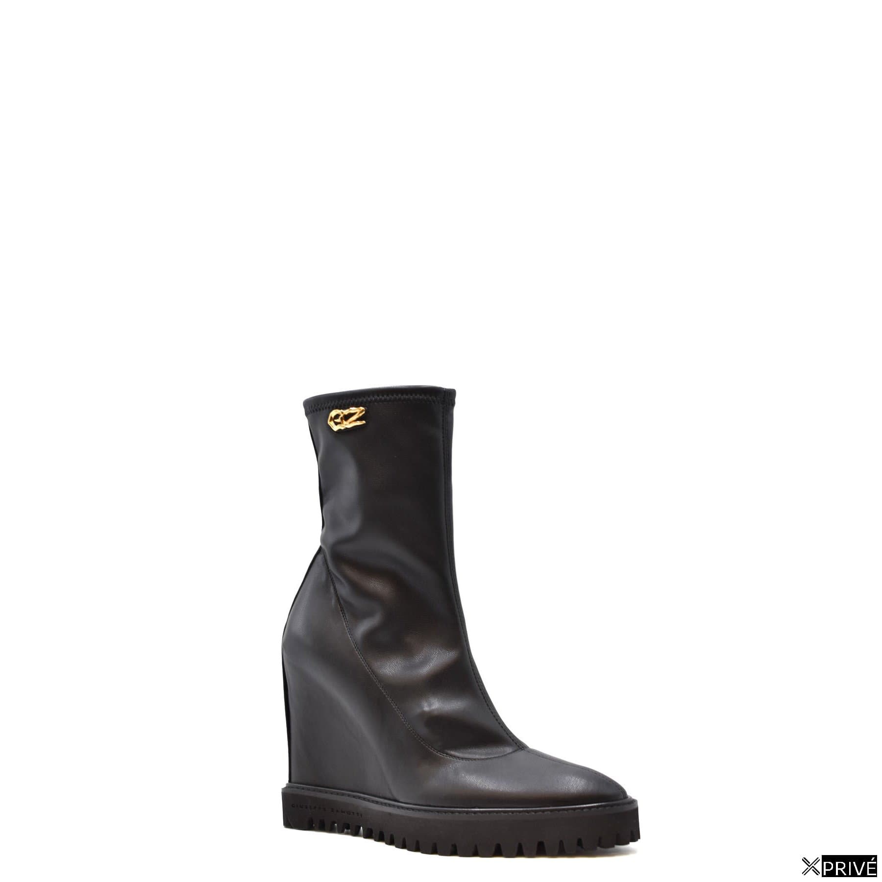 Bottes noires — 1