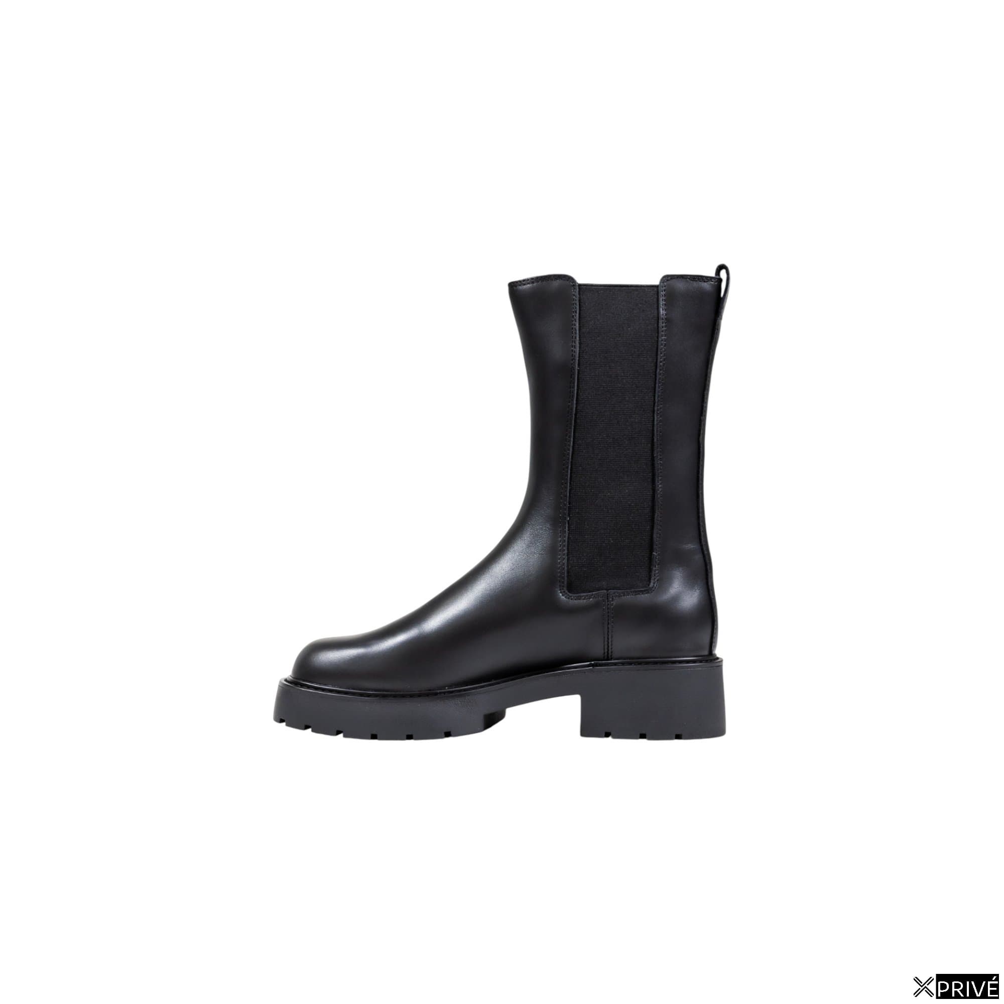 Bottes noires — 3