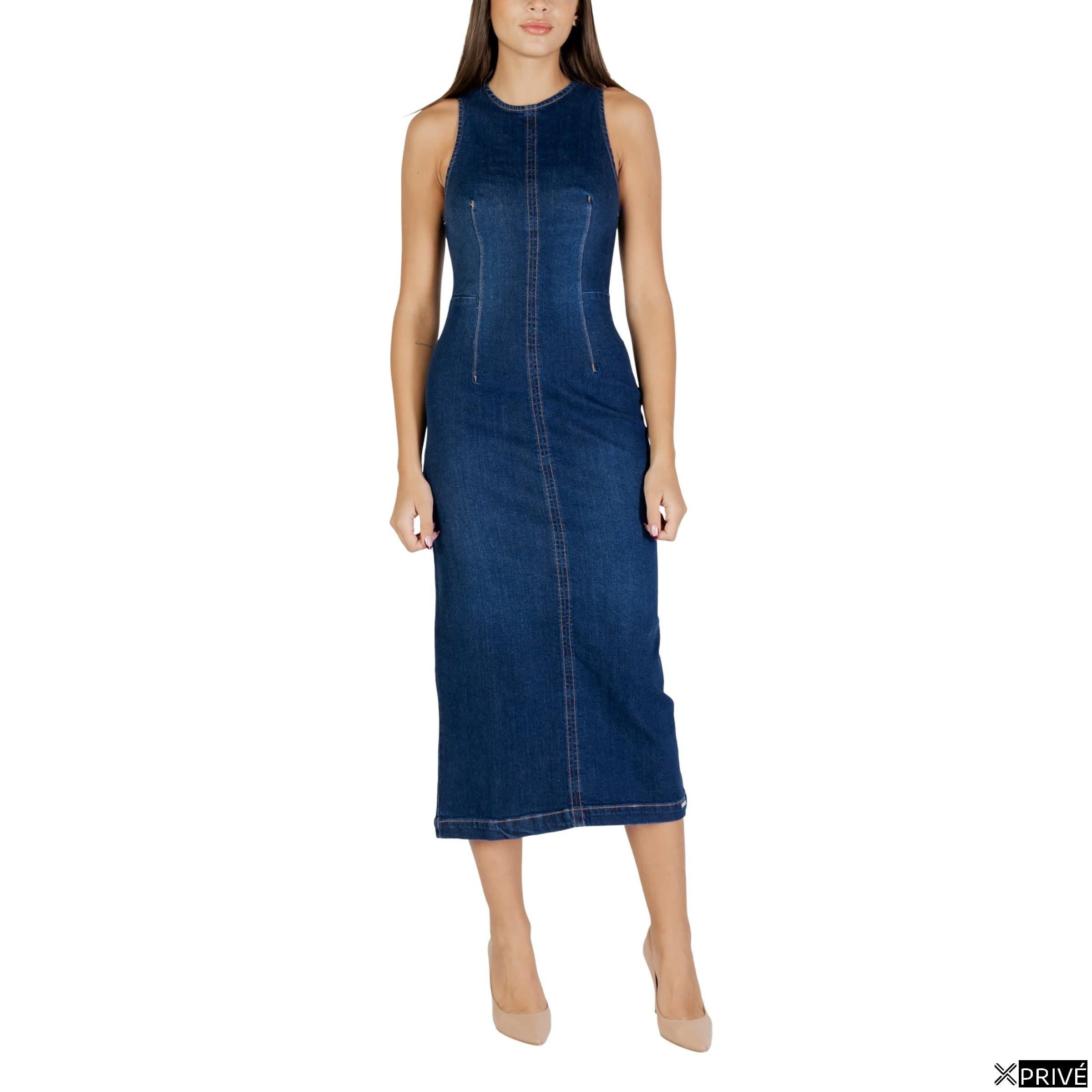 Robe bleue — 1
