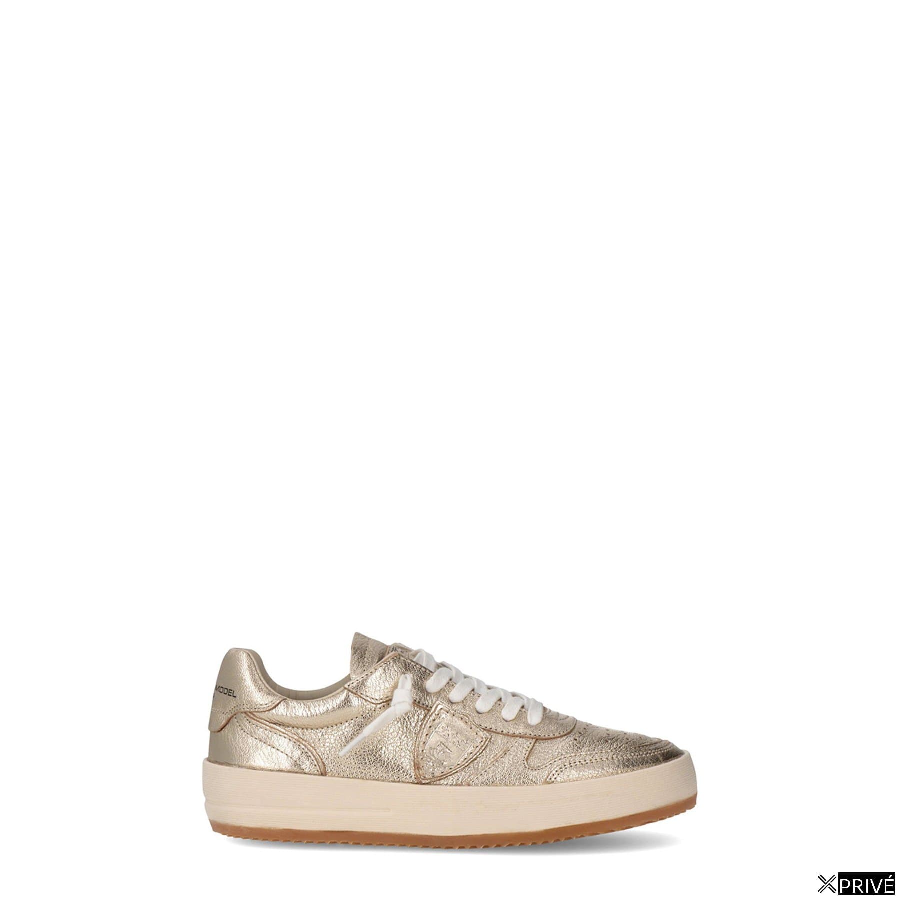 Chaussures de sport dorées — 1