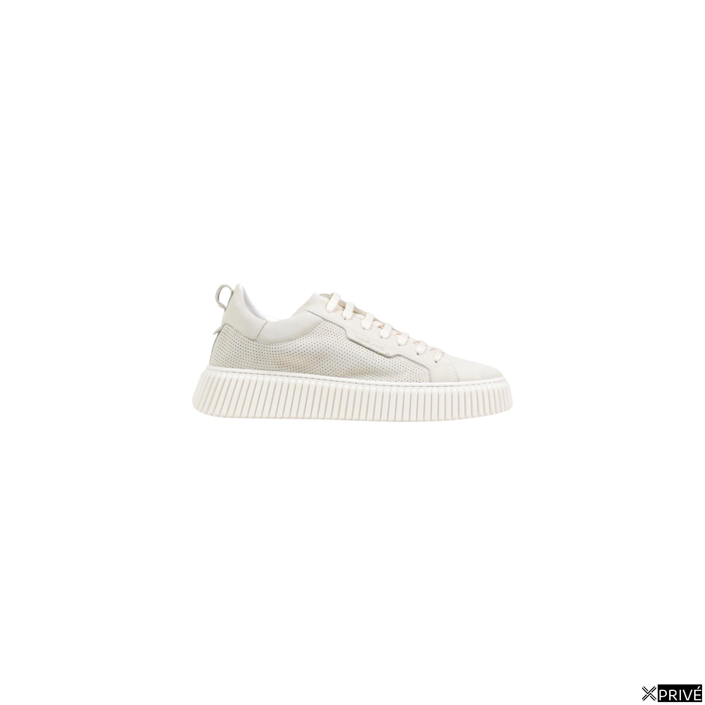 Chaussures de sport beiges — 1