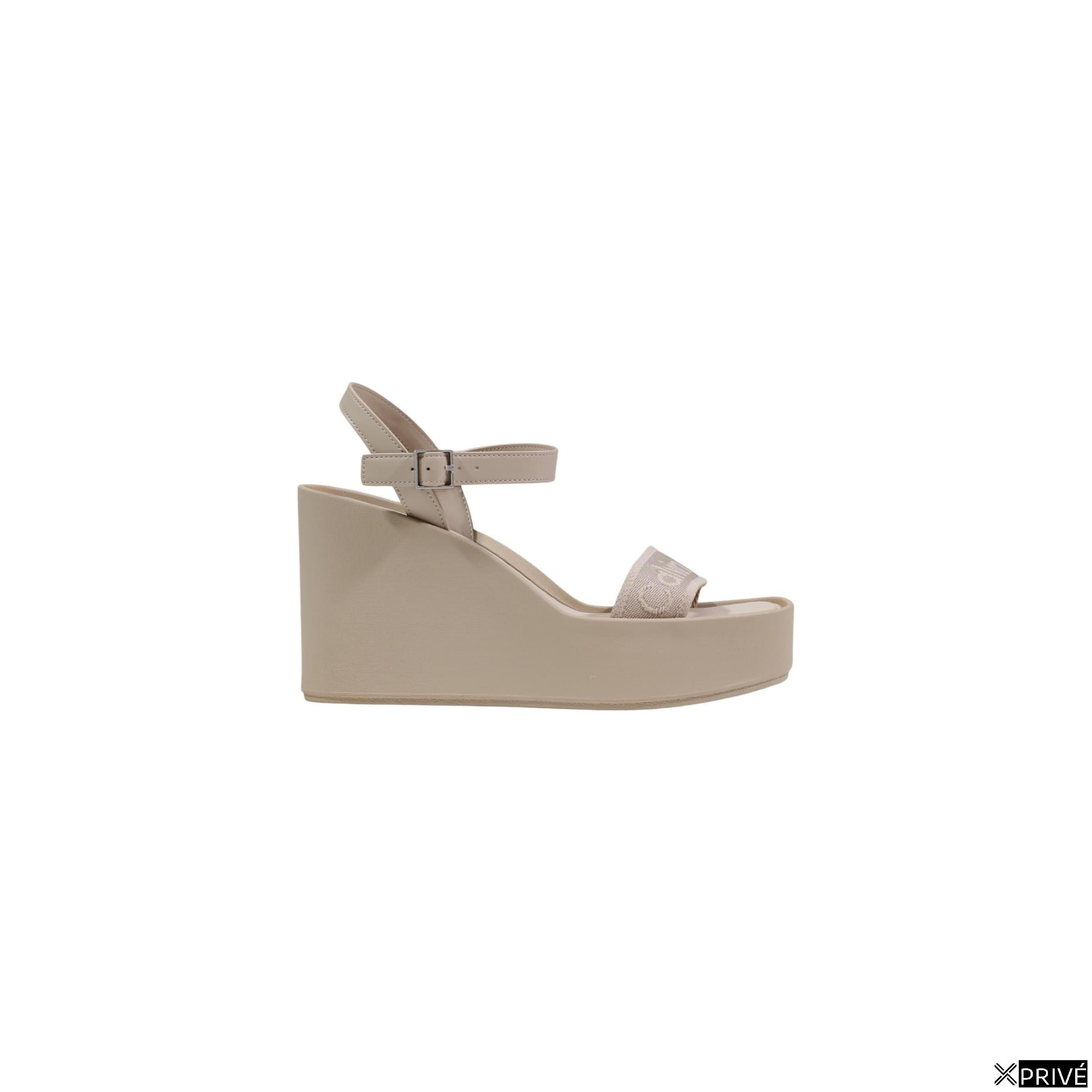 Sandales beiges — 1