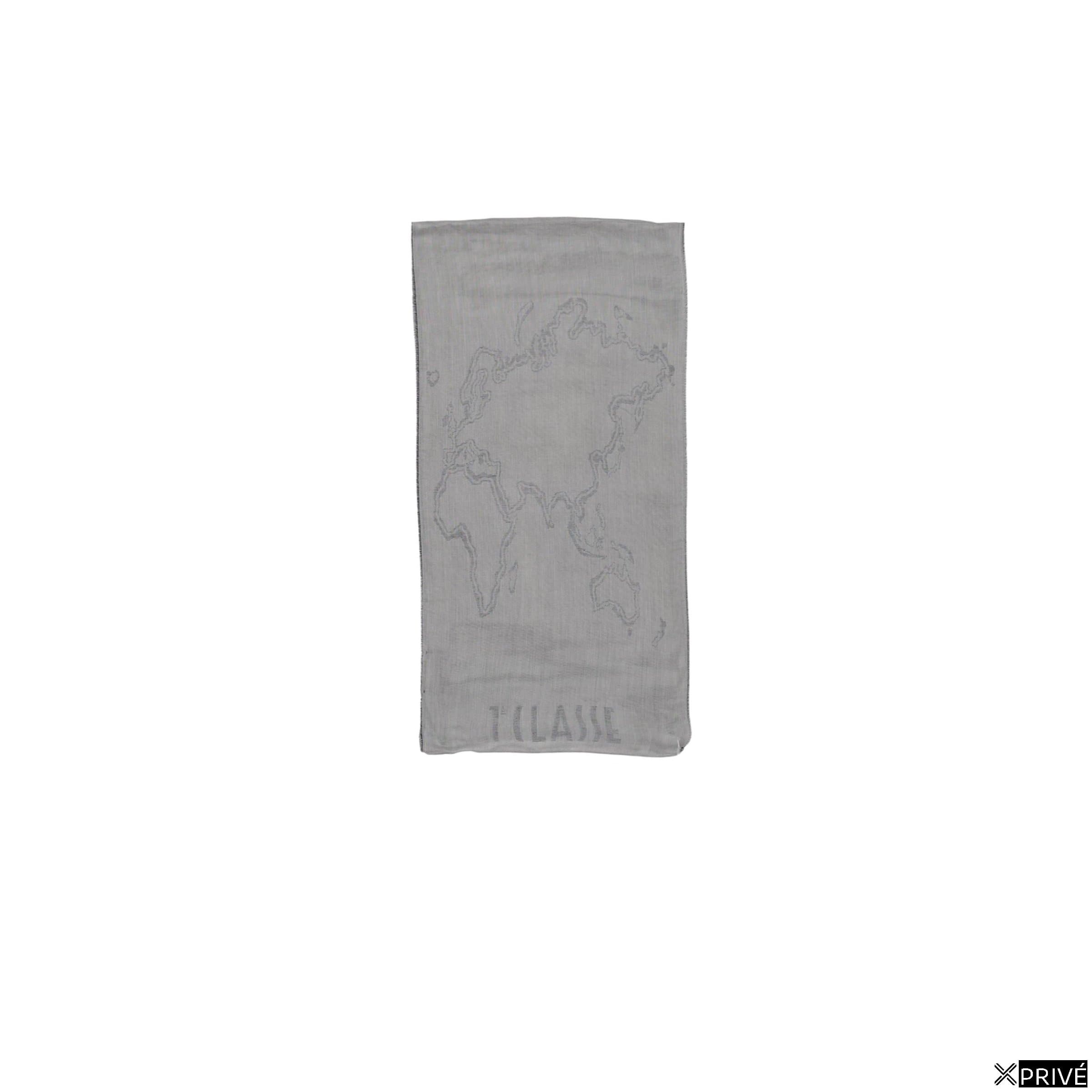 Écharpe grise — 1