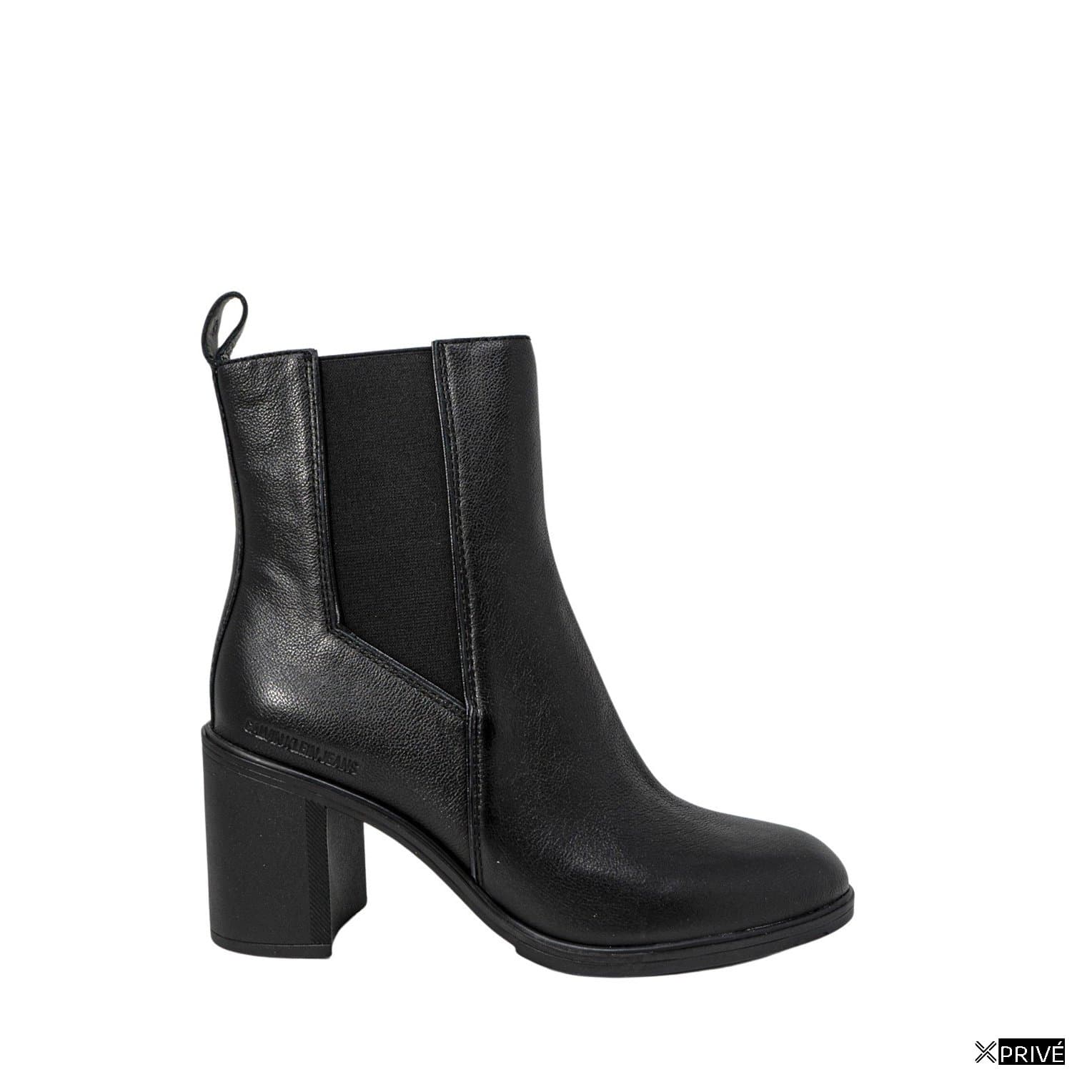 Bottes noires — 1