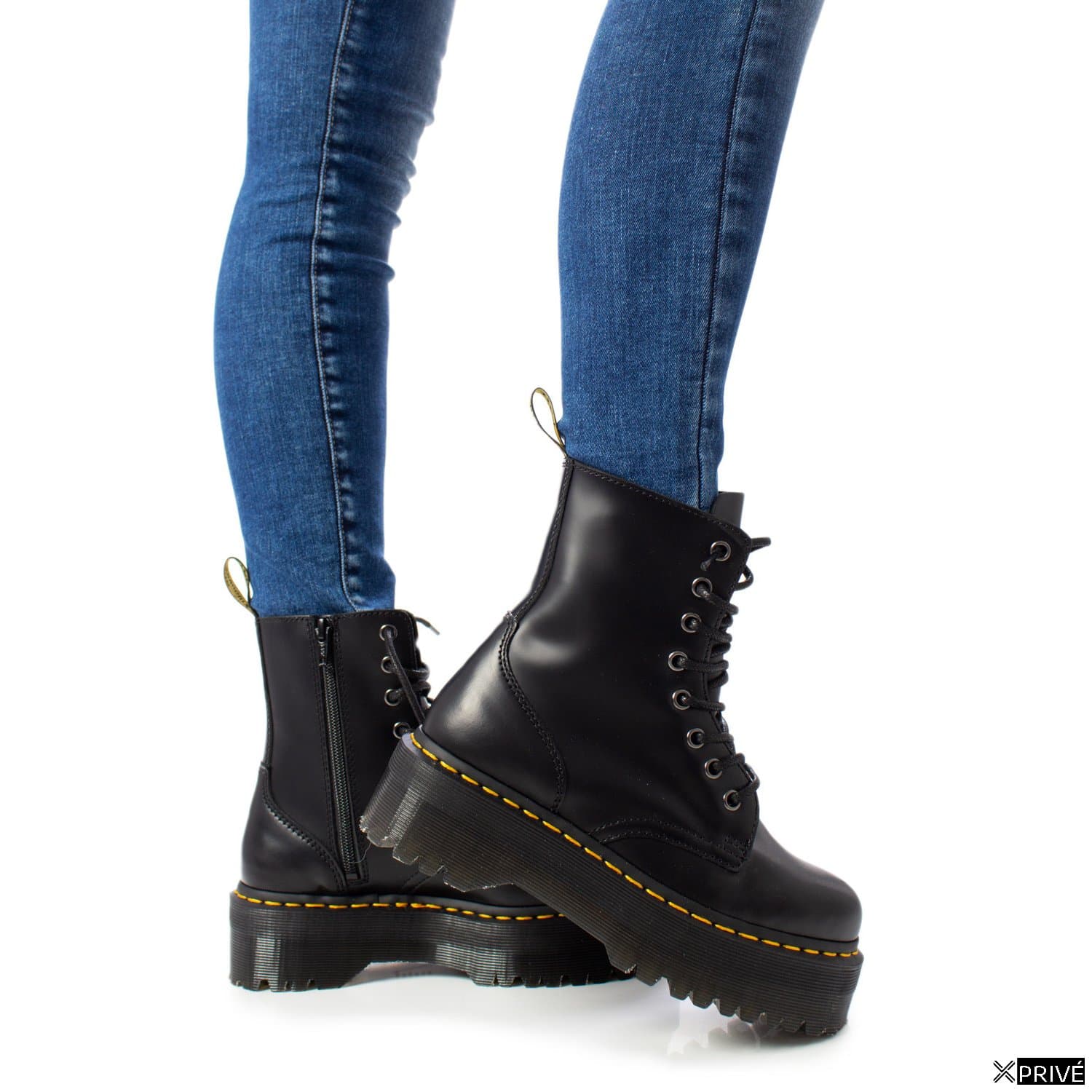 Bottes noires — 1