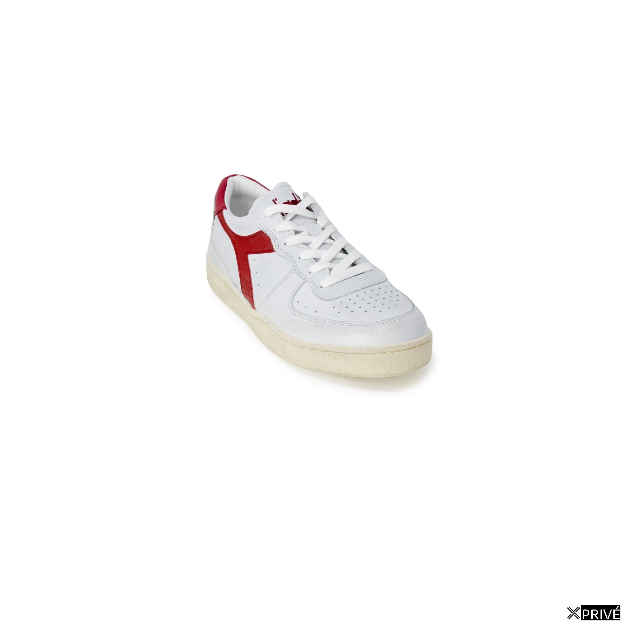 Chaussures de sport rouges — 2