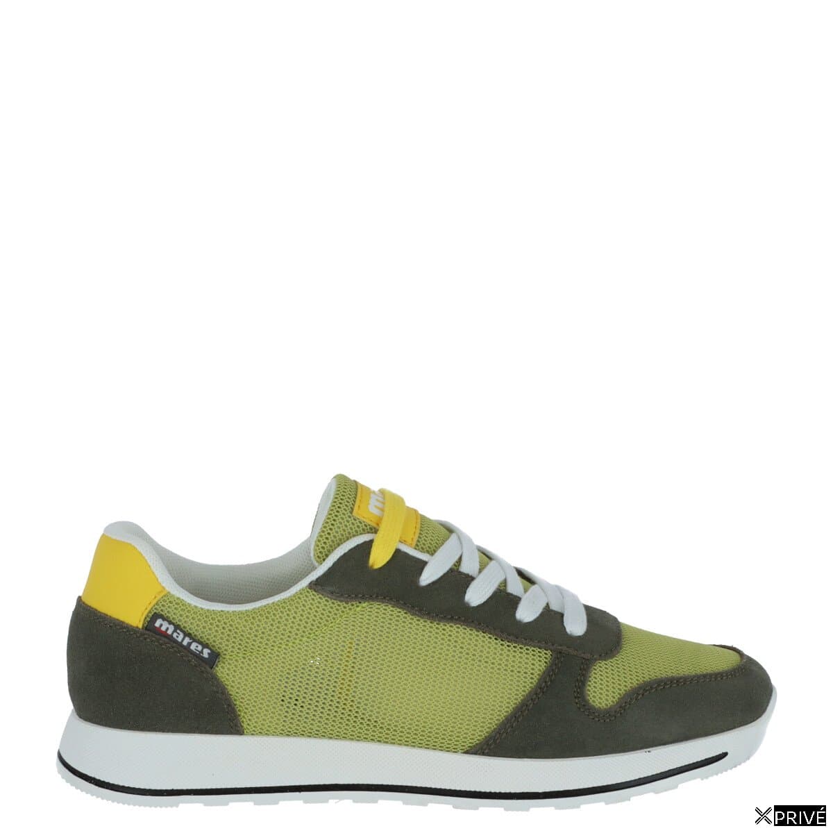 Chaussures de sport vertes — 1