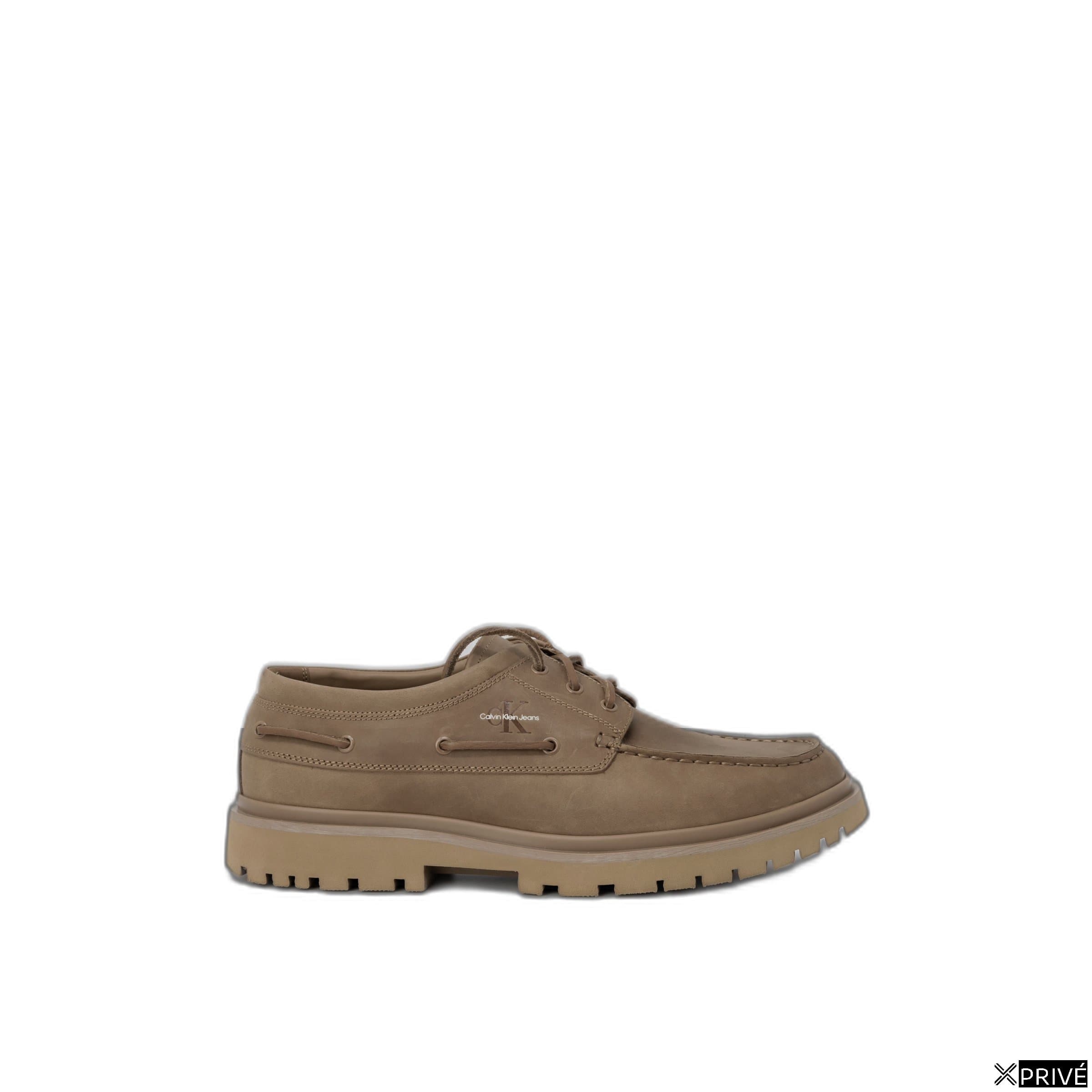 Chaussure à lacets brunes — 1