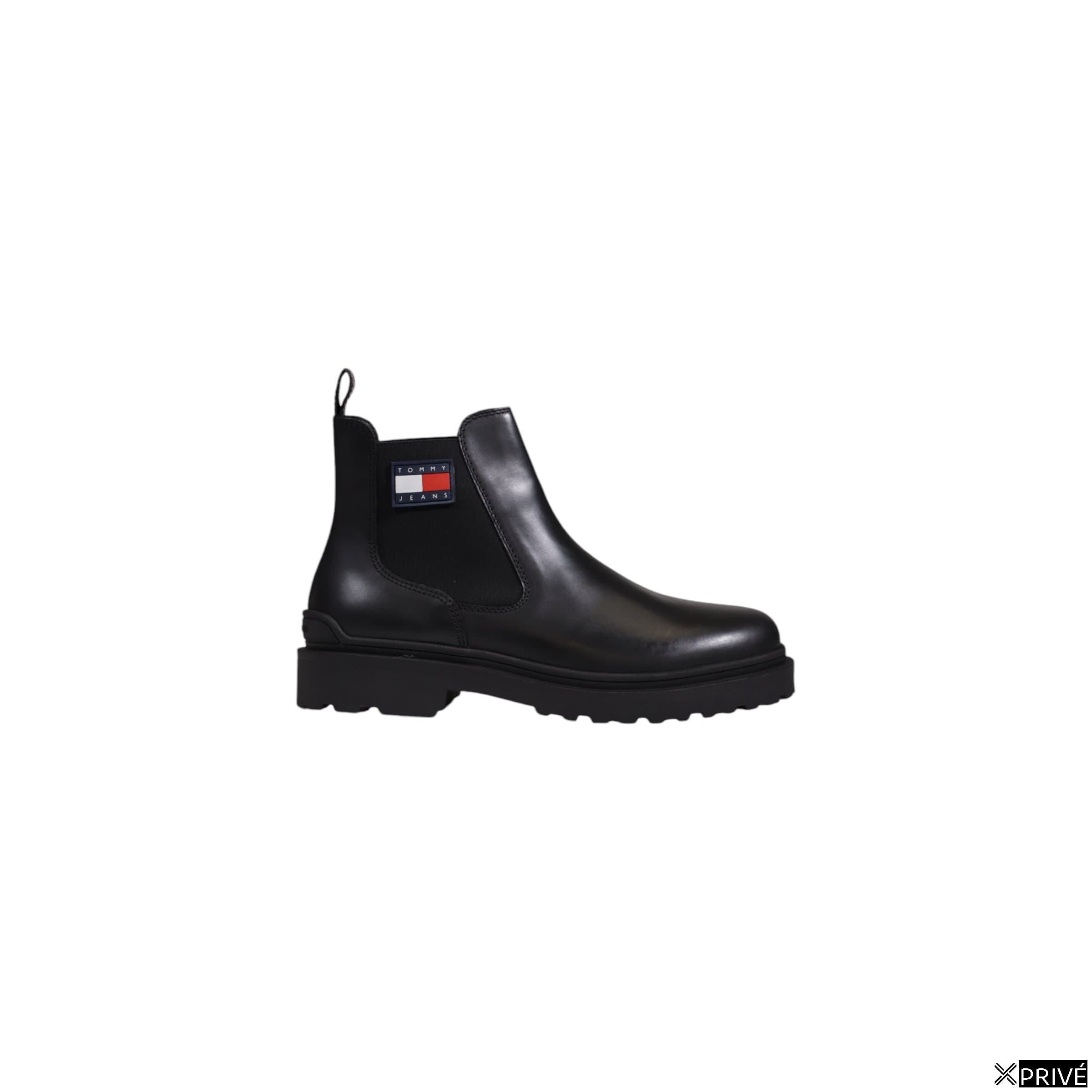 Bottes noires — 1