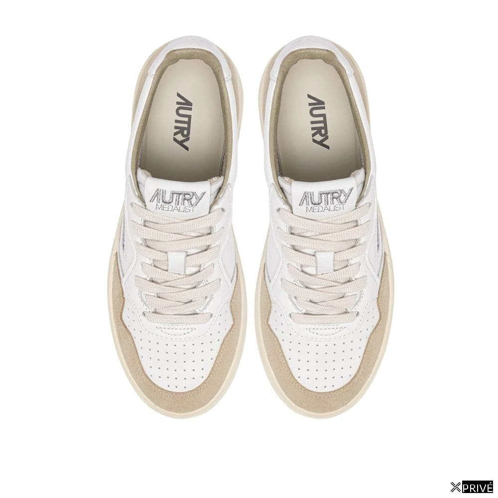 Chaussures de sport blanches — 4