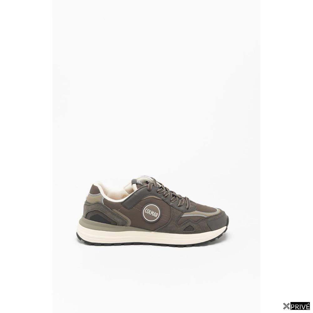 Chaussures de sport brunes — 1